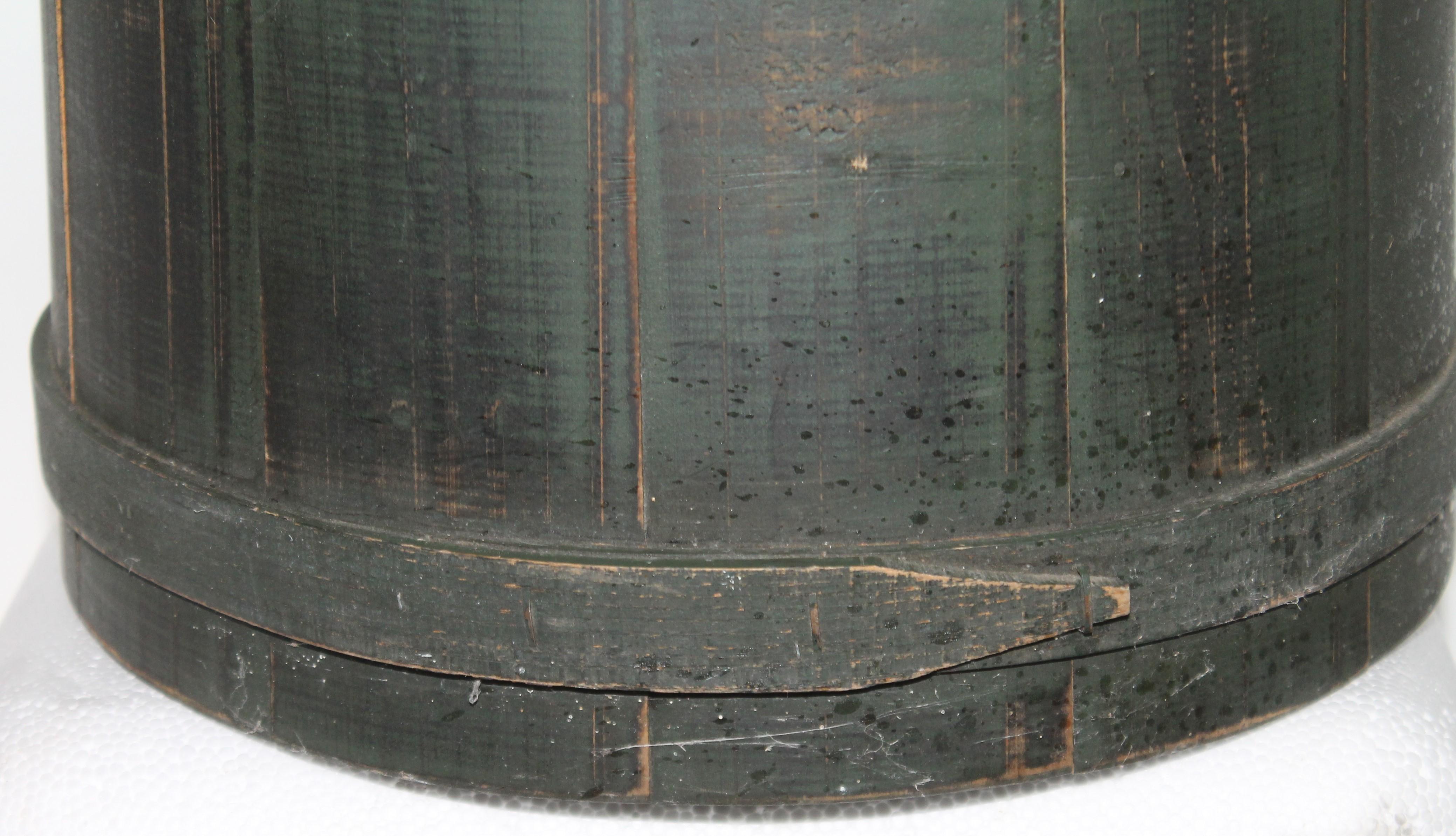 Américain Seau vert folklorique avec couvercle en vente