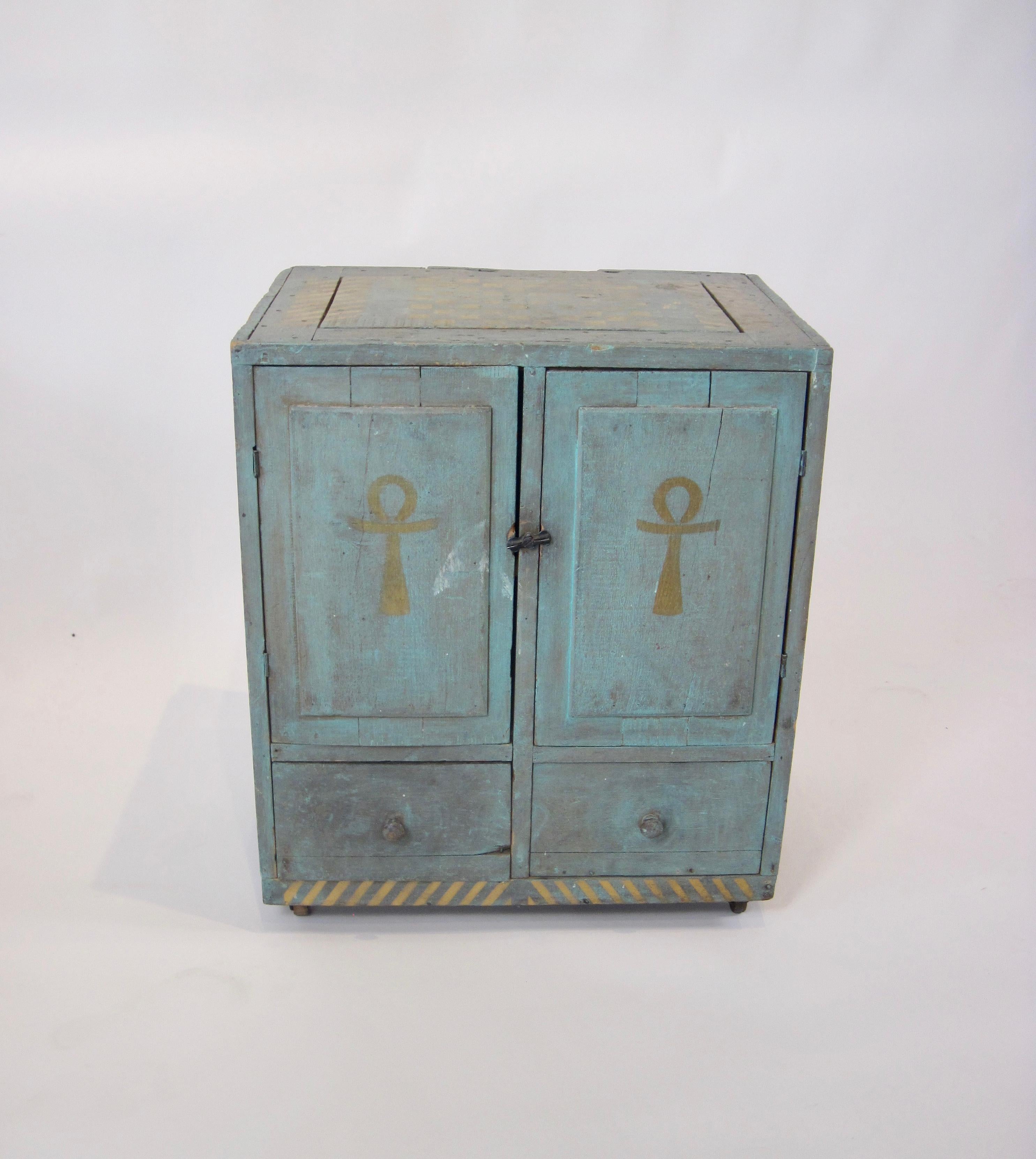 Arte popolare Cabinet in legno di recupero Folky Outsider Art della fine del XX secolo in vendita