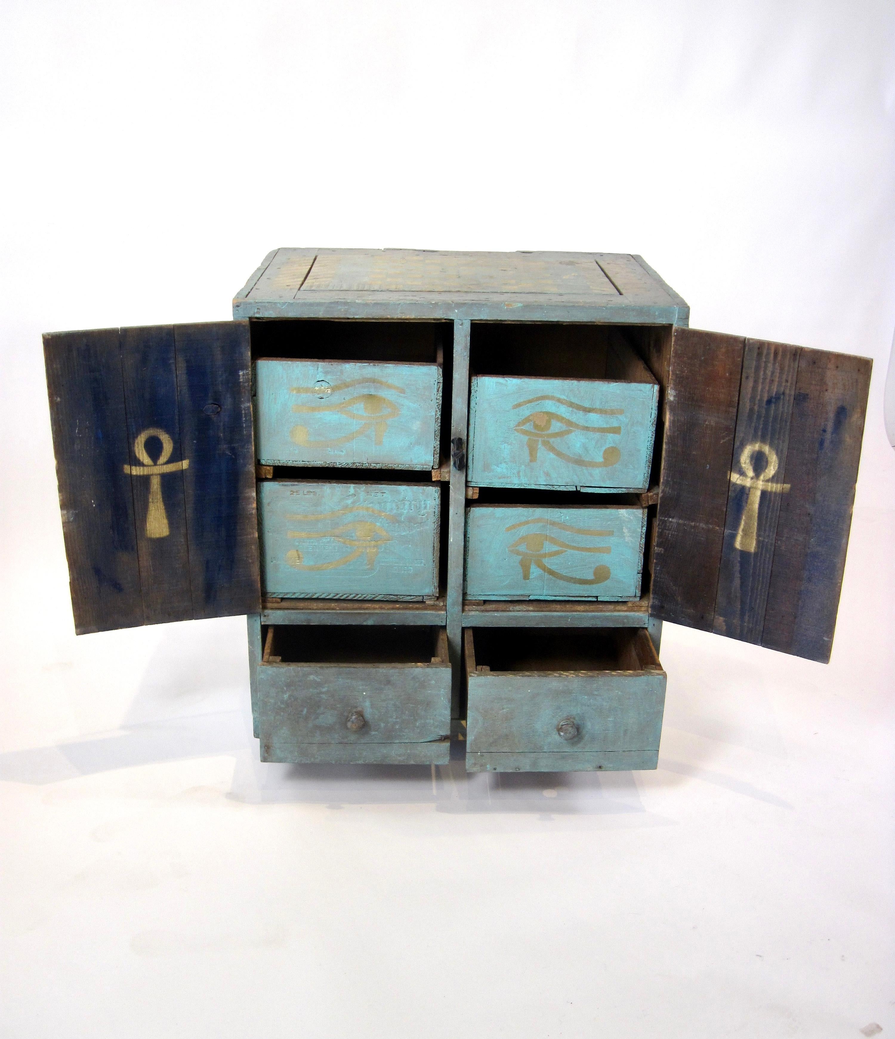 Americano Cabinet in legno di recupero Folky Outsider Art della fine del XX secolo in vendita