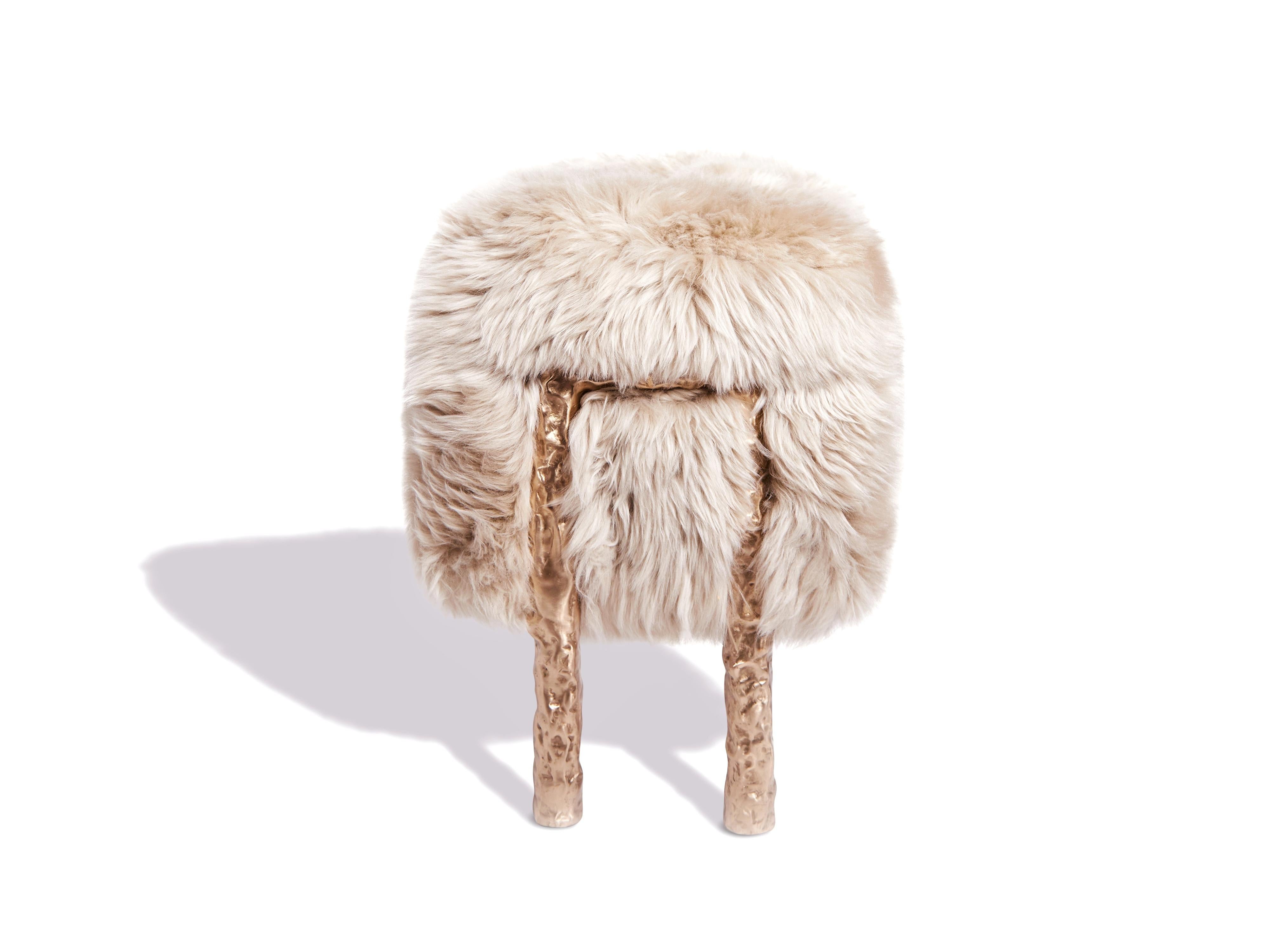 Fond Hocker von Brian Chaaban (Moderne) im Angebot