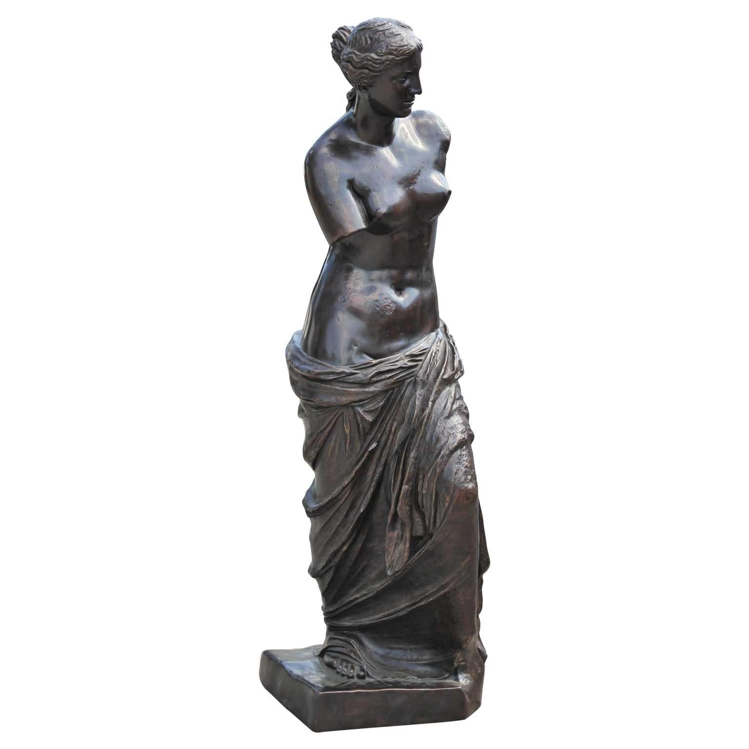 Monumental Classical Italian Venus de Milo Goddess Patinaed Bronze Statue - Sculpture by Fonderia Chiurazzi