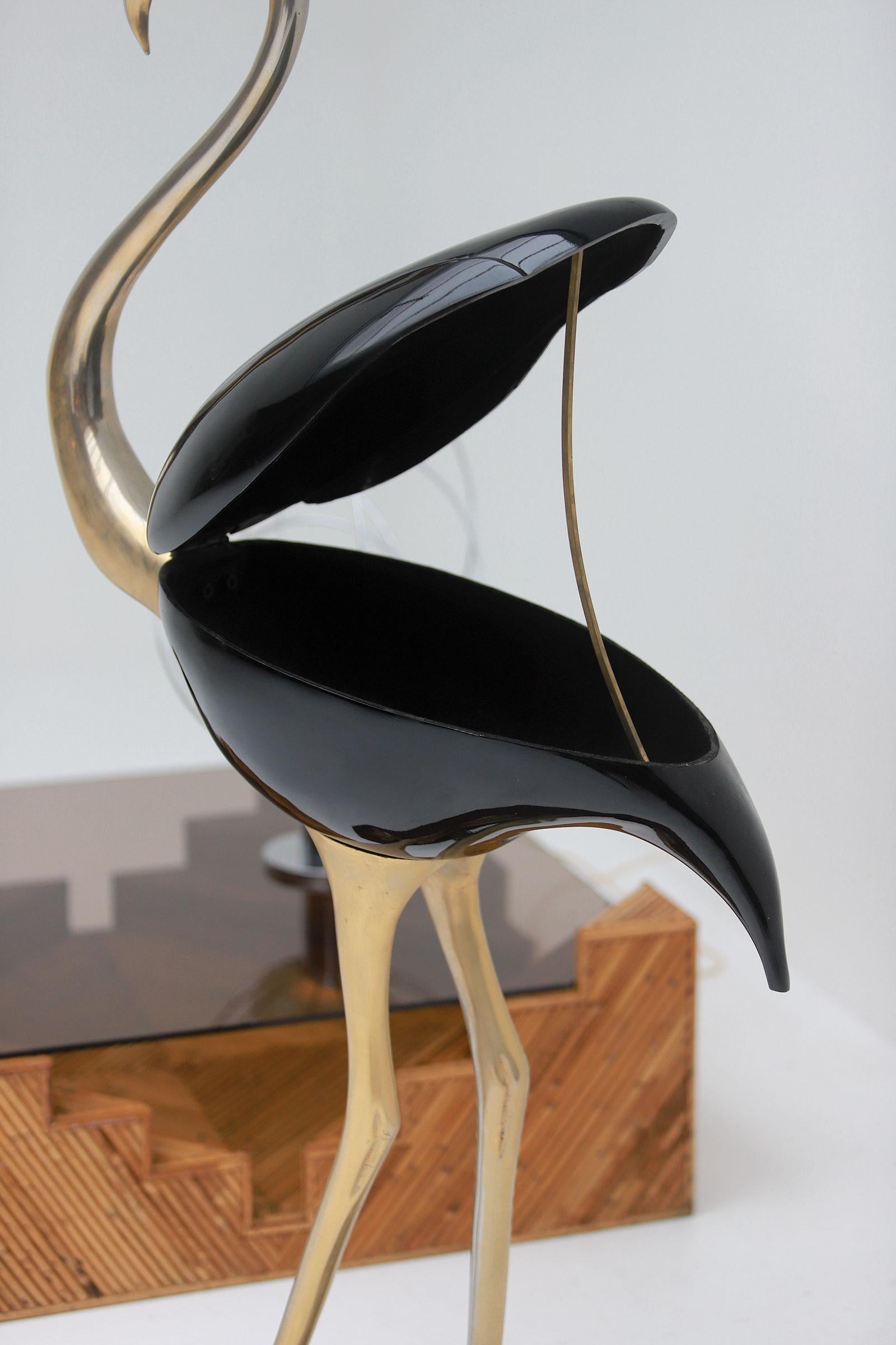 Lifesize Brass Flamingo with storage compartment by Fondica 1970s In Good Condition For Sale In Antwerpen, Antwerp