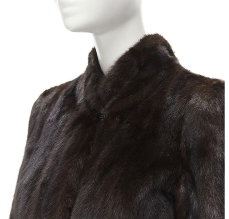 FONG'S brown fur mandarin collar long sleeve hook eye coat jacket
Reference: JECW/A00002
Brand: Fong's
Material: Fur
Color: Brown
Pattern: Solid
Closure: Hook & Eye
Lining:  Fabric
Extra Details: Drawstring at the waist aloowing jacket to be cinched