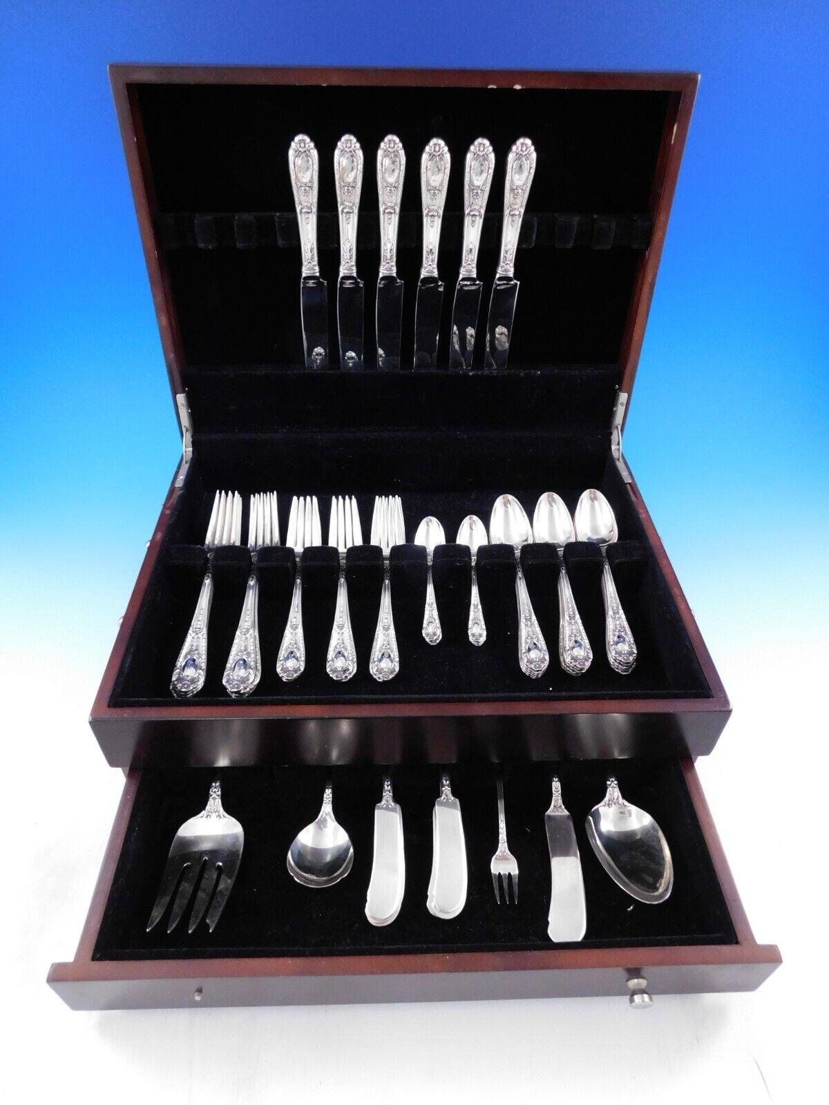 Magnifique service de couverts en argent sterling Fontaine by International - 61 pièces. Cet ensemble comprend :
 
8 Couteaux, 9