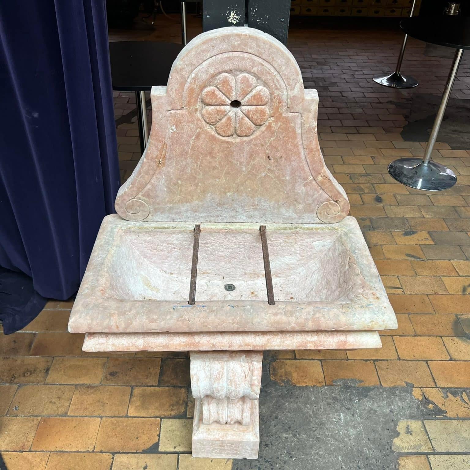 French Fontaine en pierre marbrière fin XIX