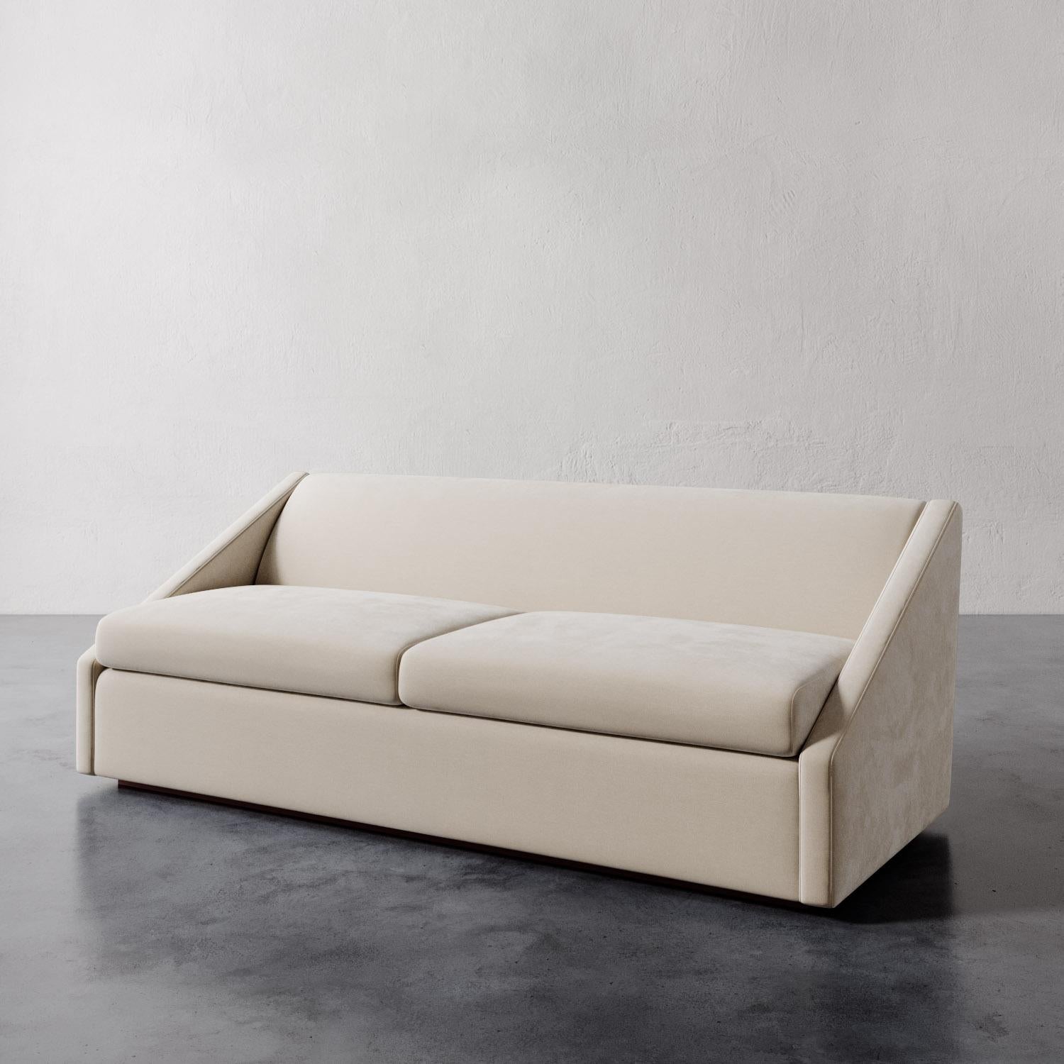 Fontaine-Sofa aus plüschigem Samt von Christiane Lemieux (amerikanisch) im Angebot