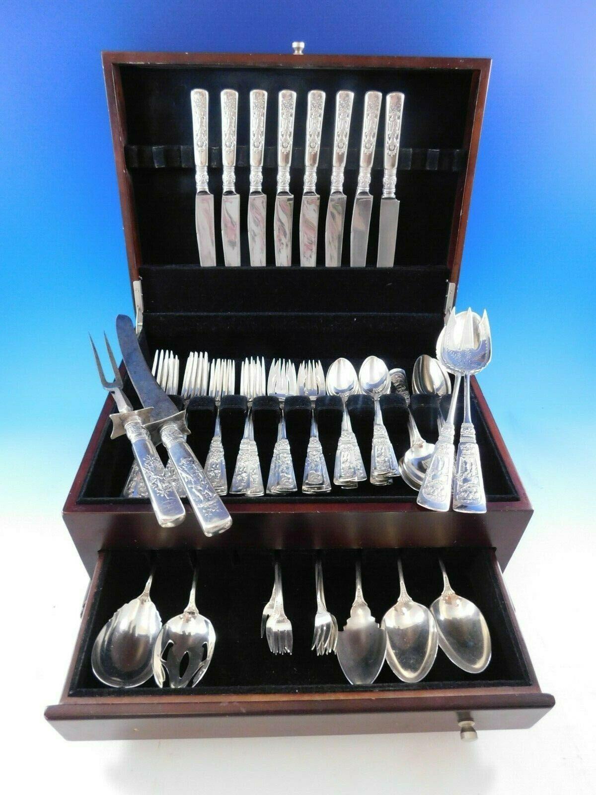 Fontainebleau by Gorham service de couverts en argent sterling, 73 pièces. Cet ensemble comprend :

8 fourchettes pour le dîner, 7 5/8
8 couteaux, 9 3/8