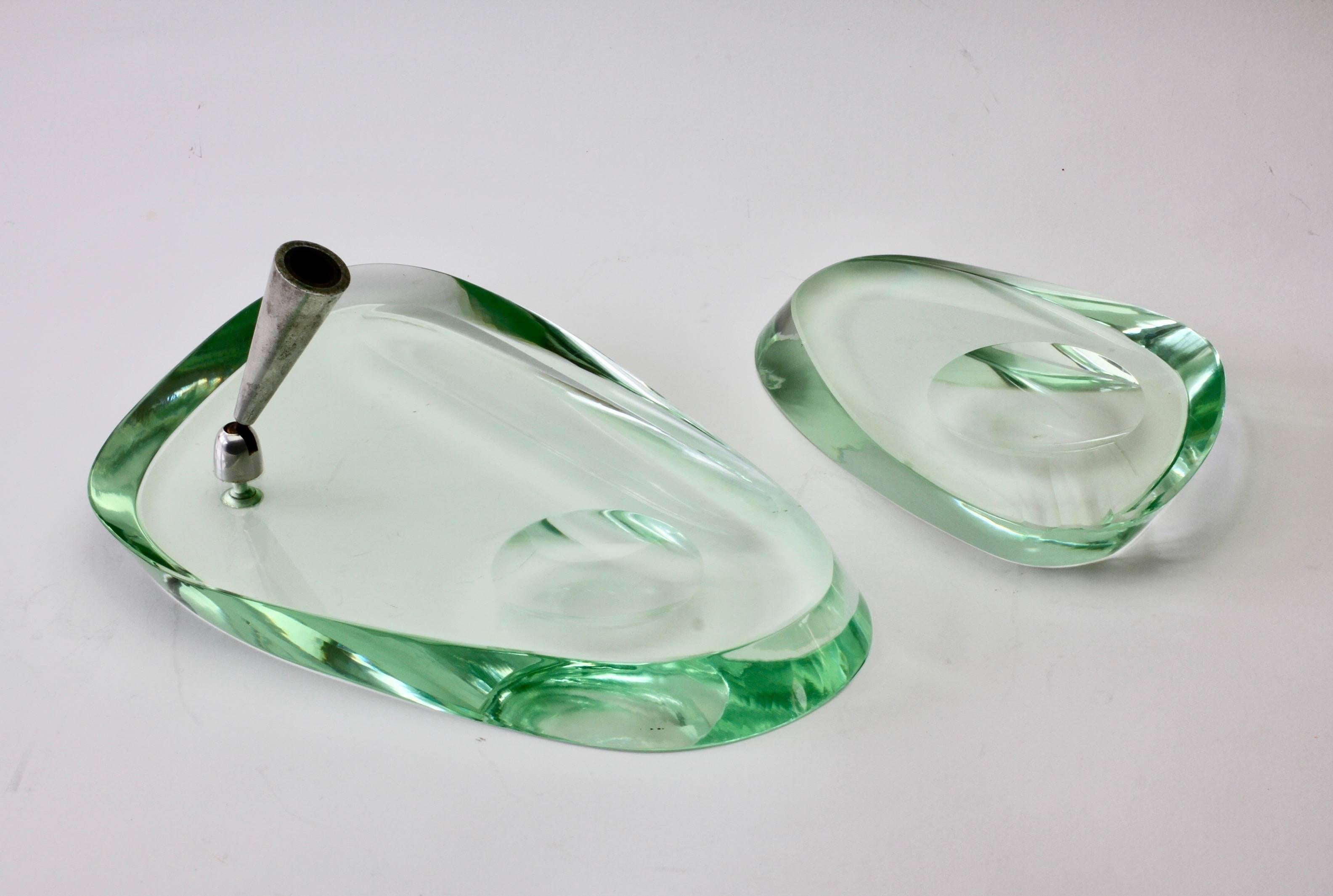 Max Ingrand (attributed) for Fontana Arte desk set featuring a pen holder or stand with a tray and an ashtray. Made in Italy of thick polished green crystal glass.

A wonderful statement for any desk or console table.

Pen holder measures -