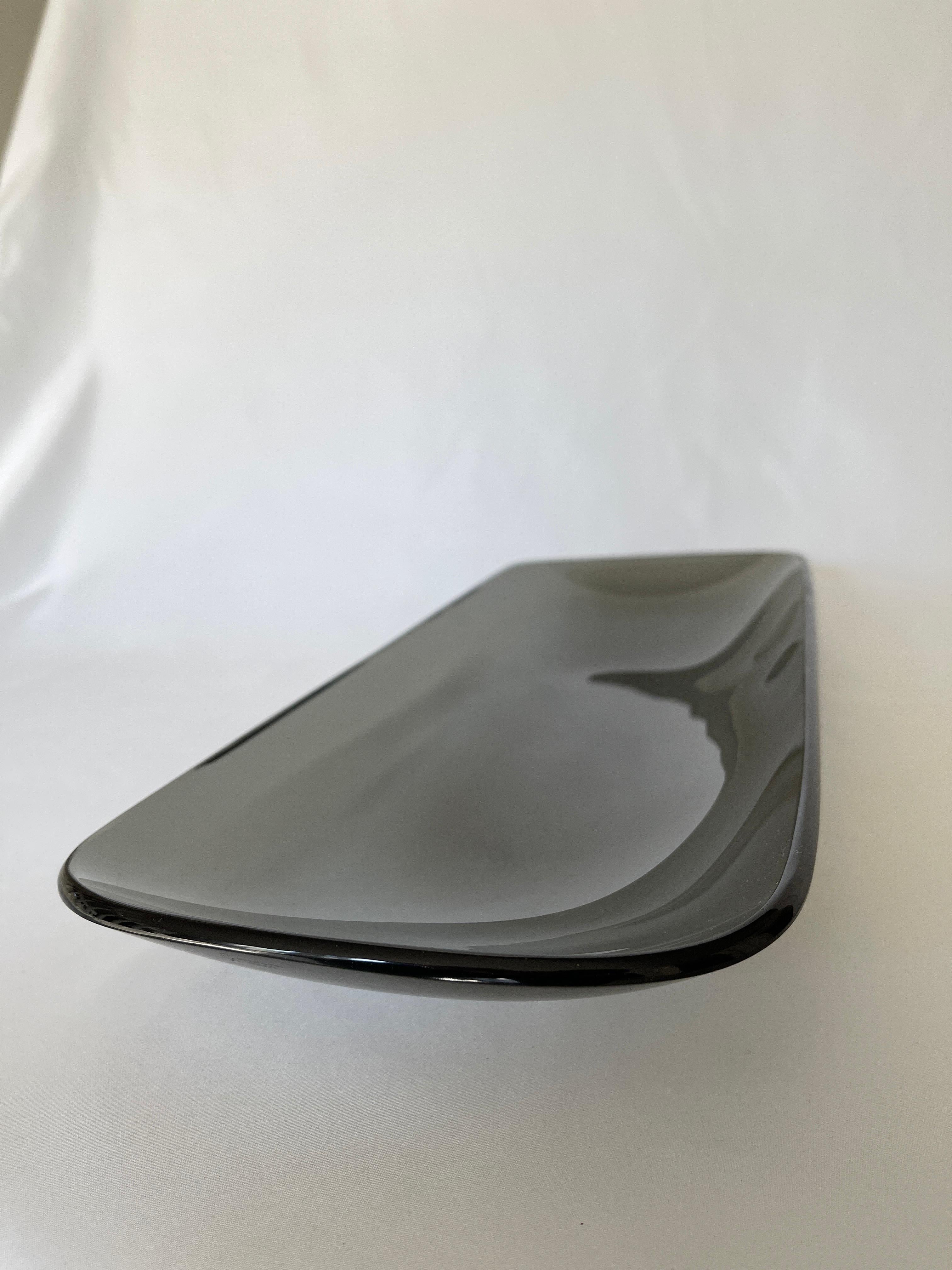 Fontana Arte 1960's Large Smoke Grey Curved Glass Centrepiece Tray For Sale 6
