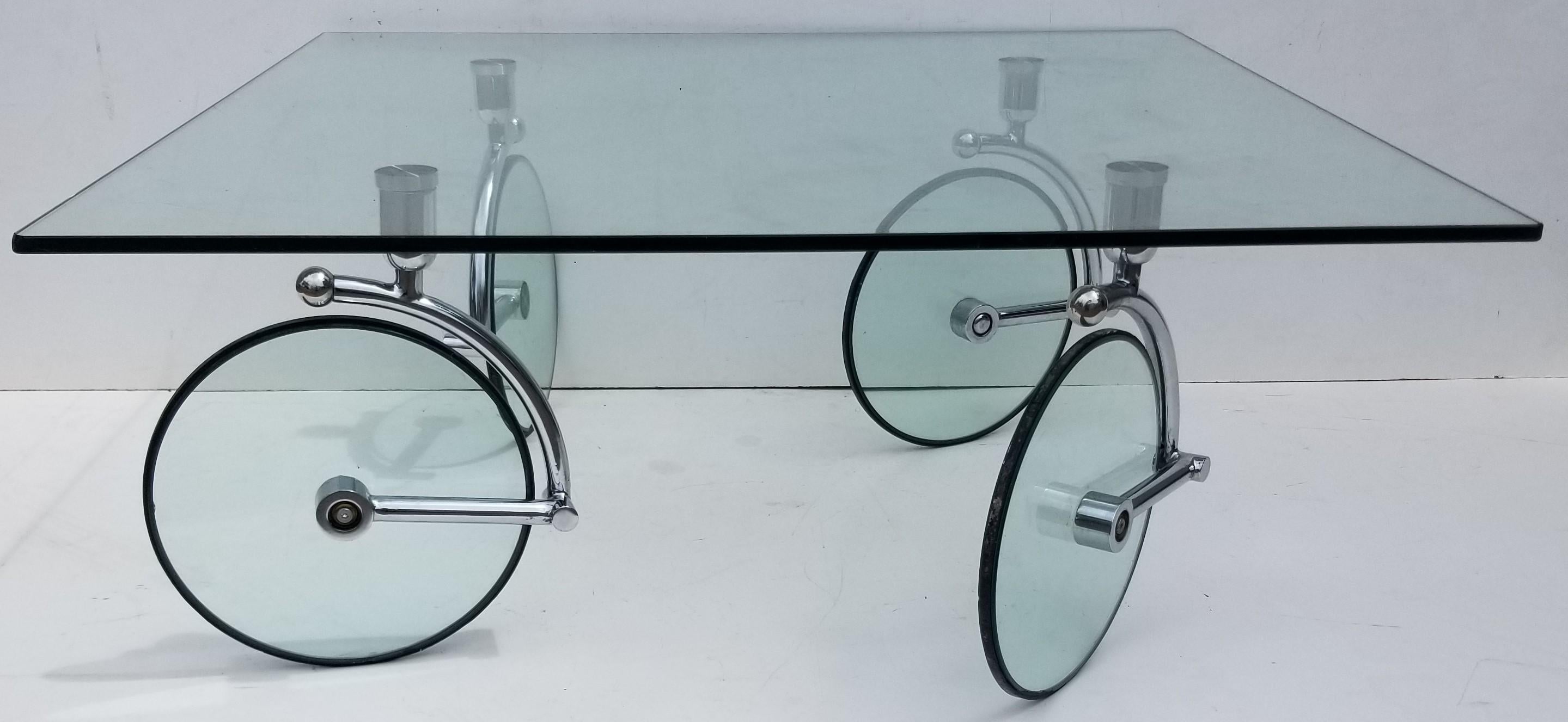Fontana Arte 1970 Midcentury Glass and Chrome Coffee Table In Good Condition In Miami, FL