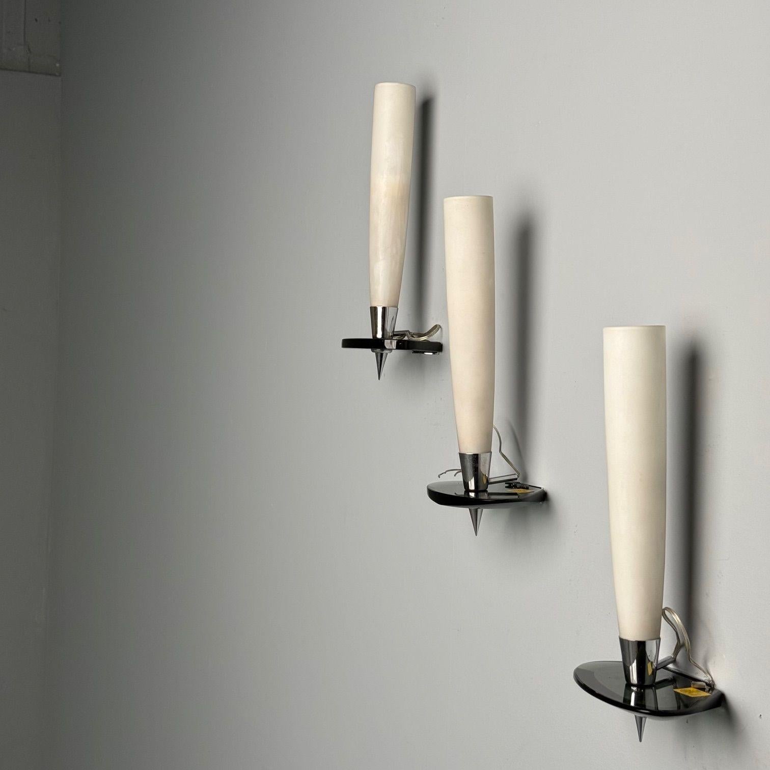 Fontana Arte Attr., Italienische Mid-Century-Modern-Wandleuchter, Chrom, Glas (Moderne der Mitte des Jahrhunderts) im Angebot