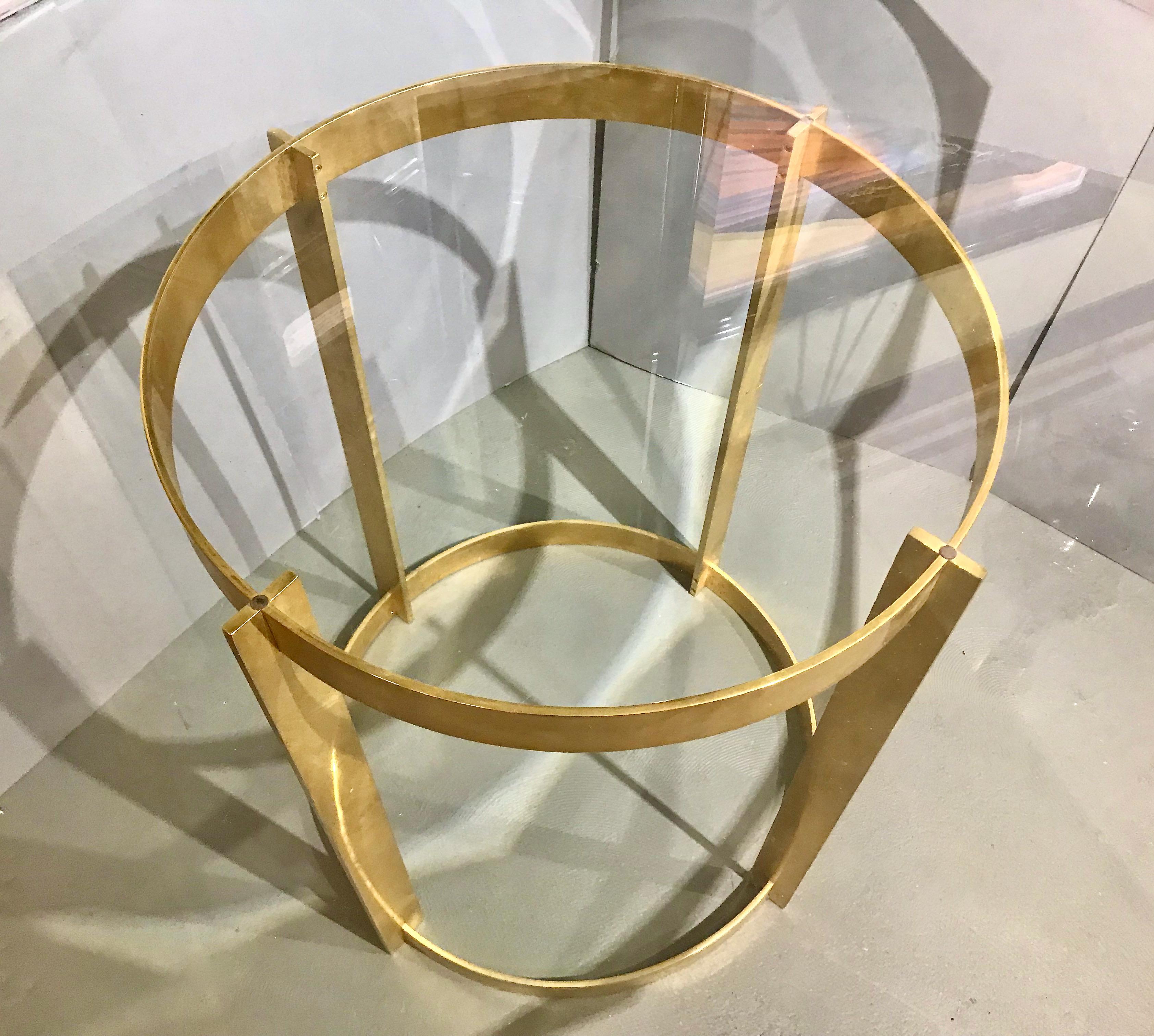 Table centrale en bronze doré et verre attribuée à Fontana Arte en vente 1