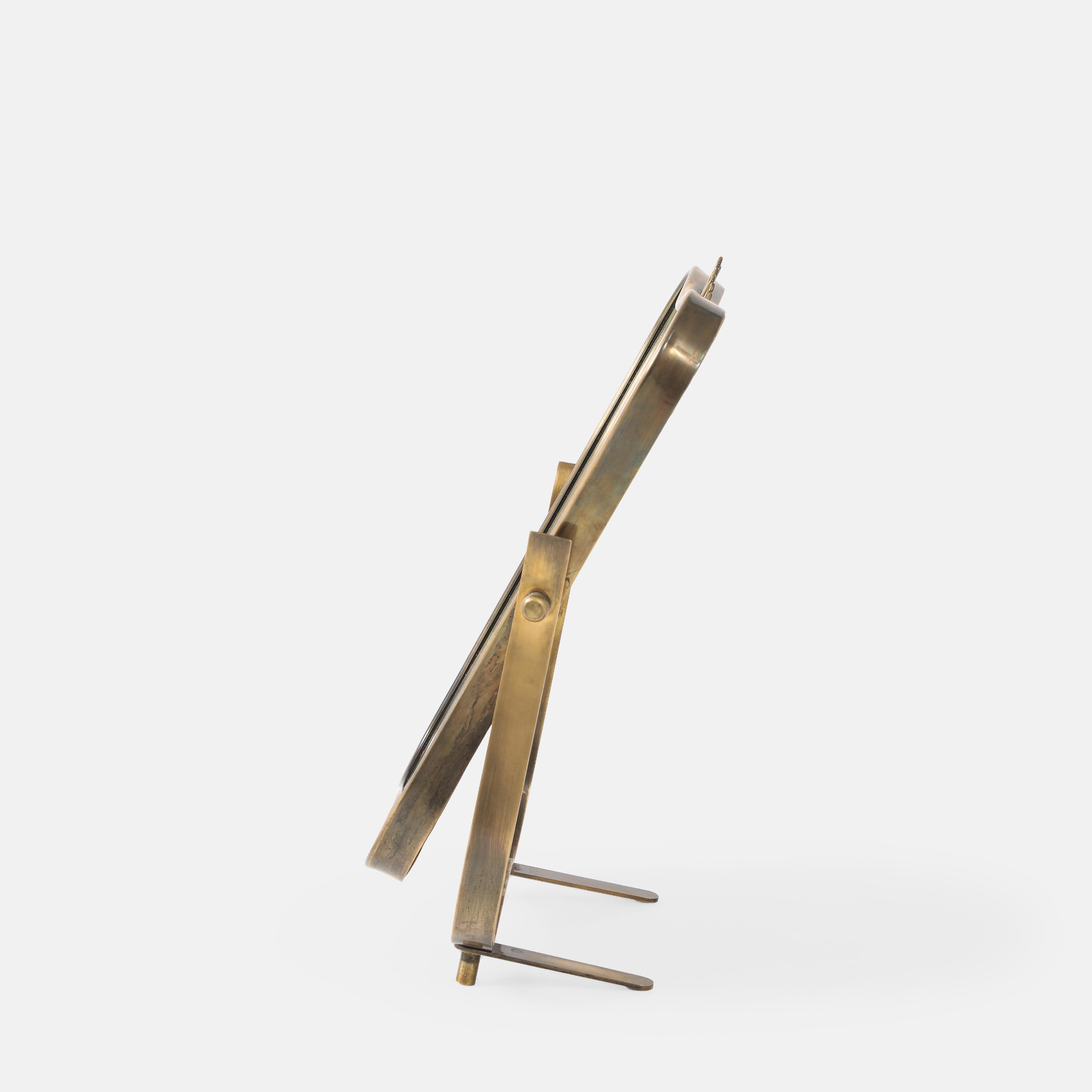 Raro espejo de tocador pivotante ajustable de latón Fontana Arte, Italia, años 40 en Bueno estado para la venta en New York, NY