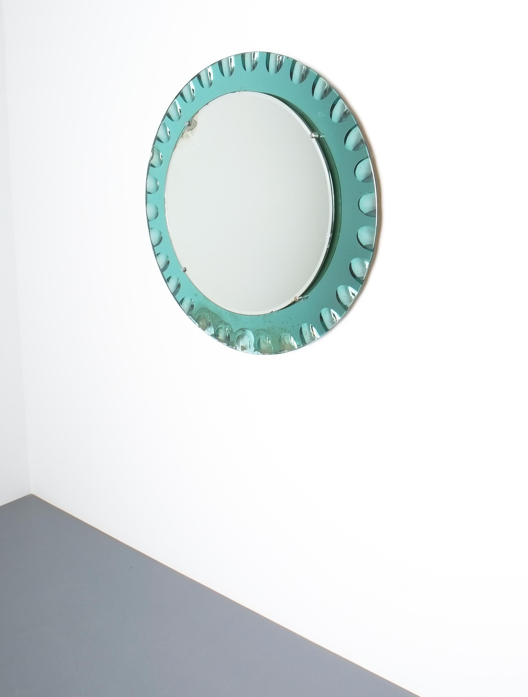 Wall Mirror by Cristal Art, Torino, circa 1960 Green Glass Midcentury In Fair Condition For Sale In Vienna, AT
