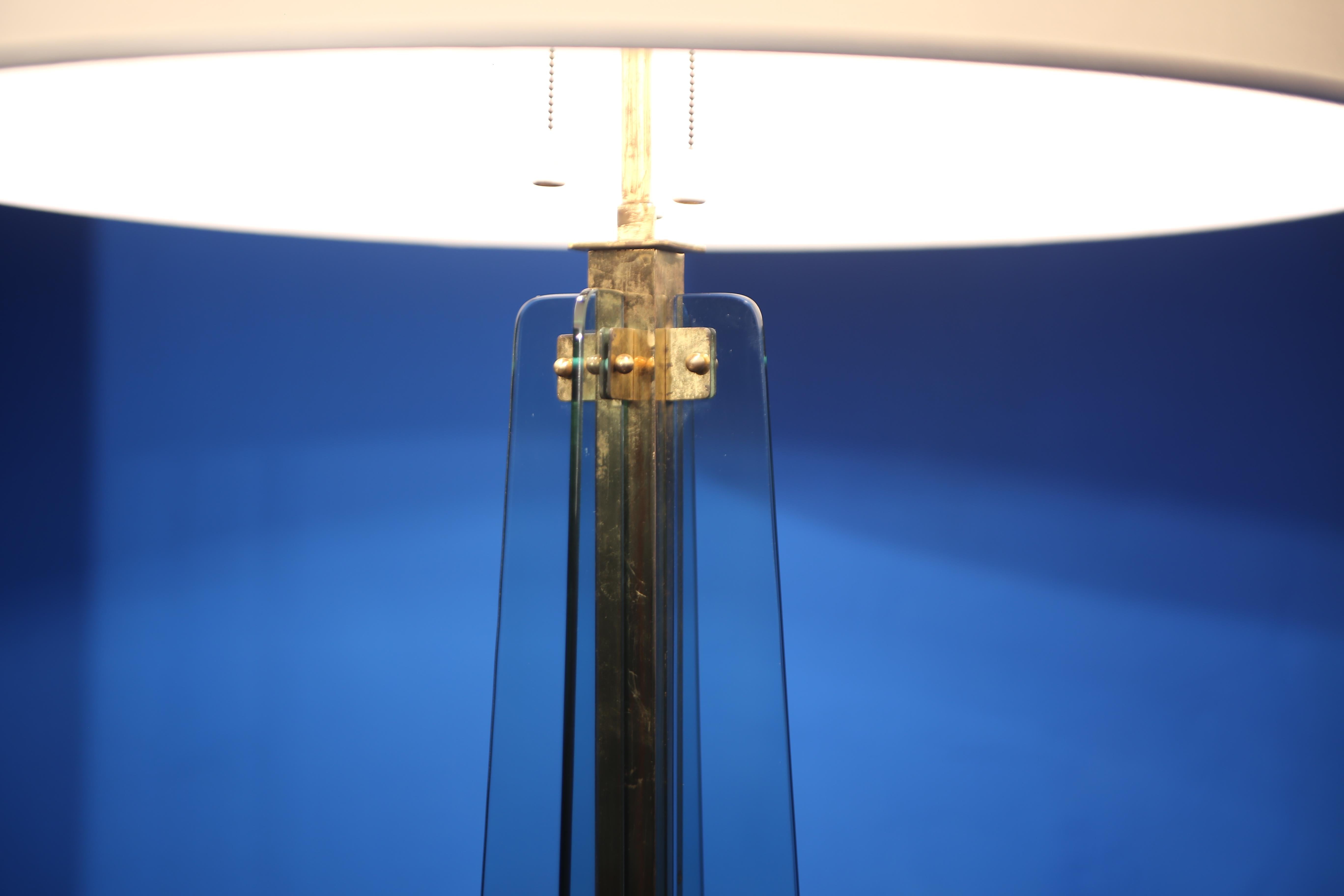 beautiful glass floor lamp in Nile green color with great visual impact.
this lamp is a mid-century Fontana Arte production probably by the well-known designer Max Ingrand.
No bibliography was found but our experience, given the quality of the