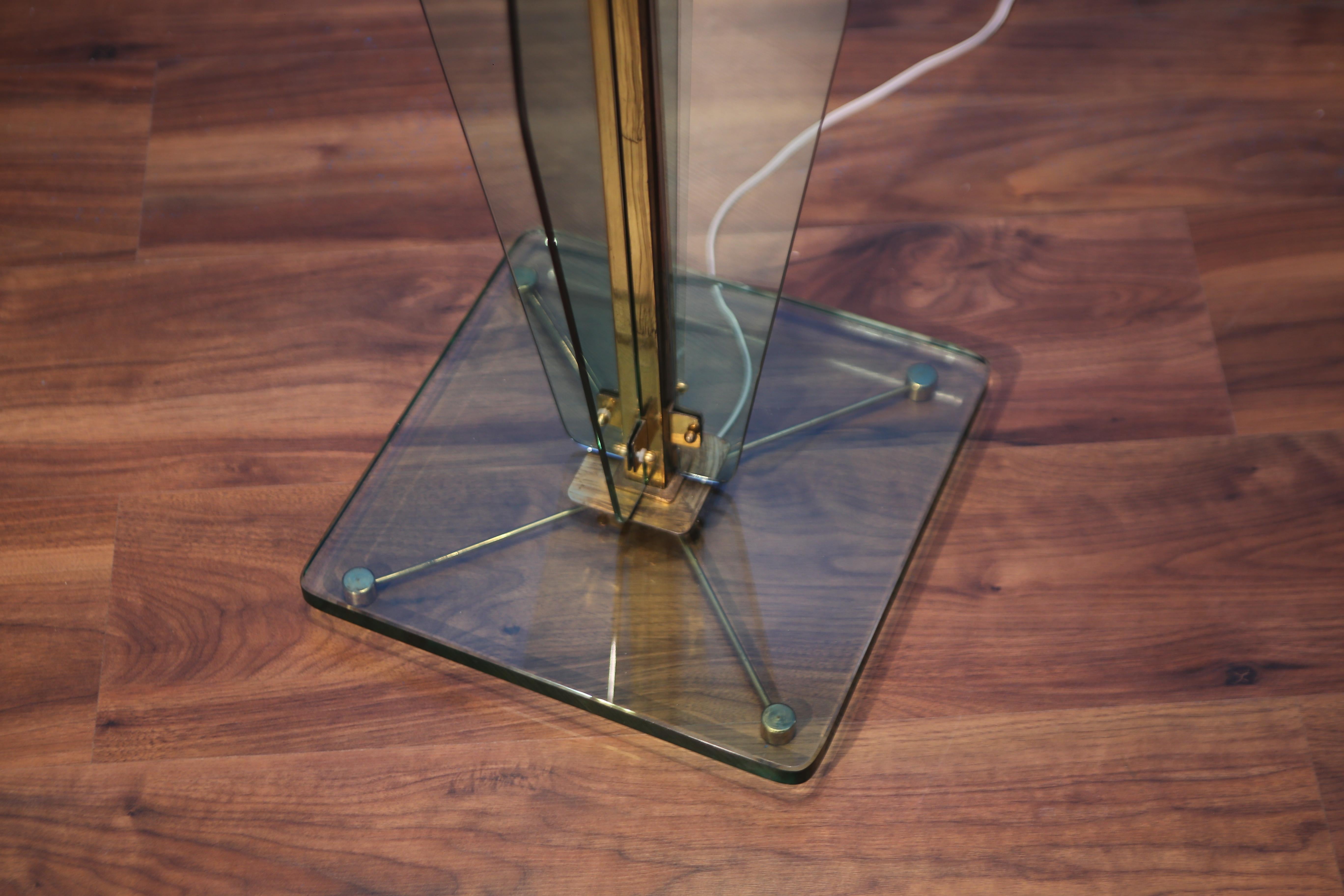 Altro Fontana Arte beautiful floor lamp in nile green glass in vendita