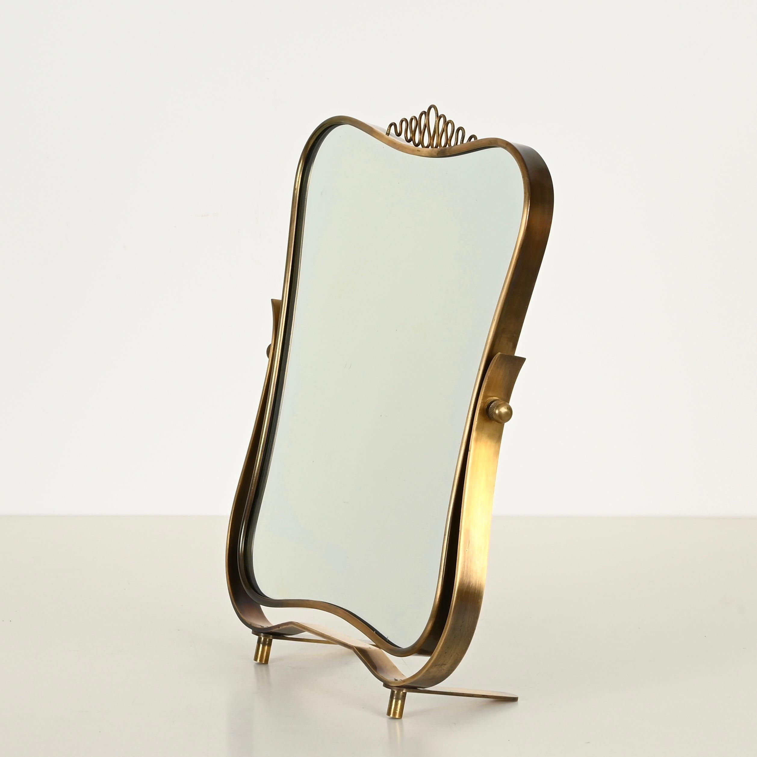 italien Miroir de table réglable en laiton de Fontana Arte, style Gio Ponti, Italie, années 1940 en vente