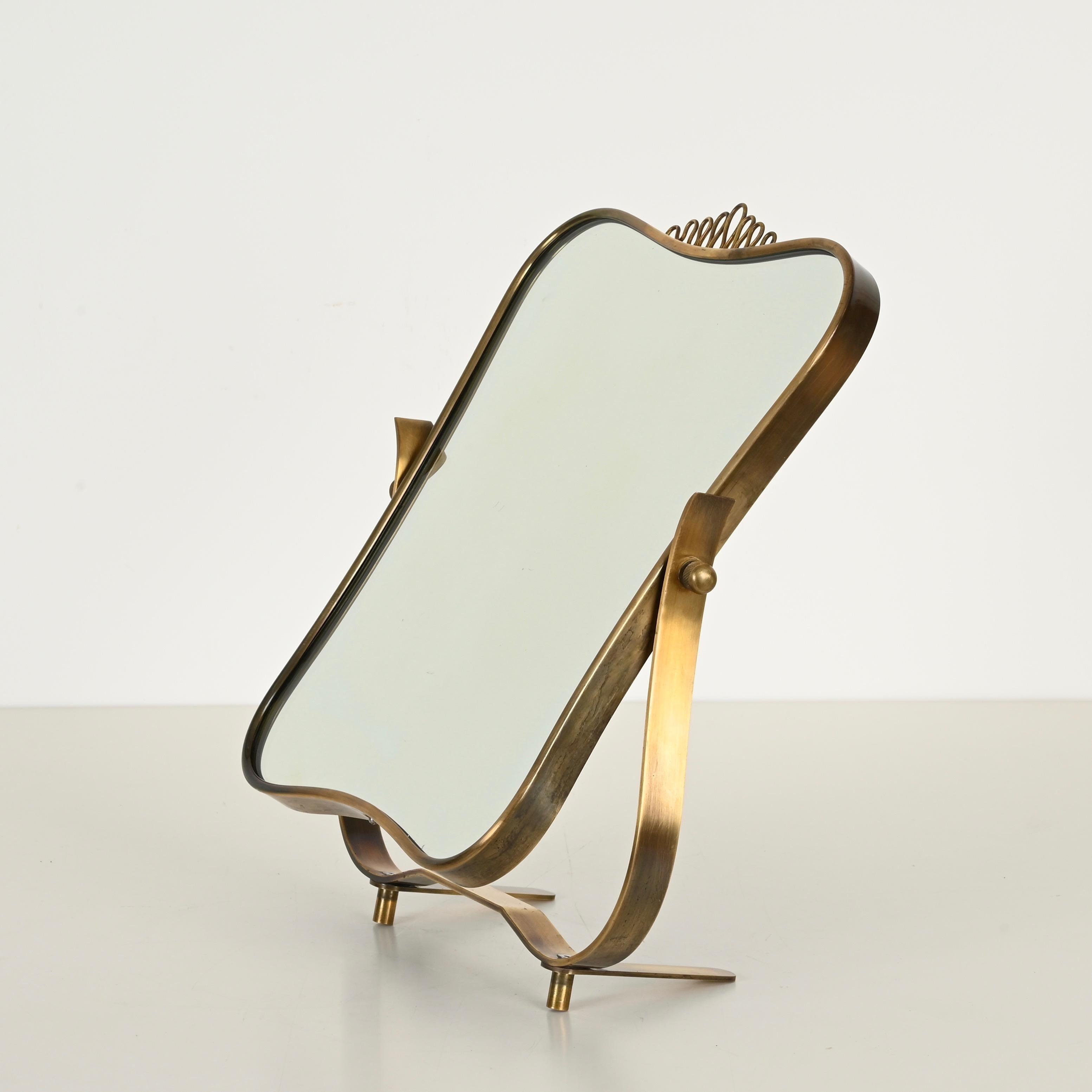 Fait main Miroir de table réglable en laiton de Fontana Arte, style Gio Ponti, Italie, années 1940 en vente