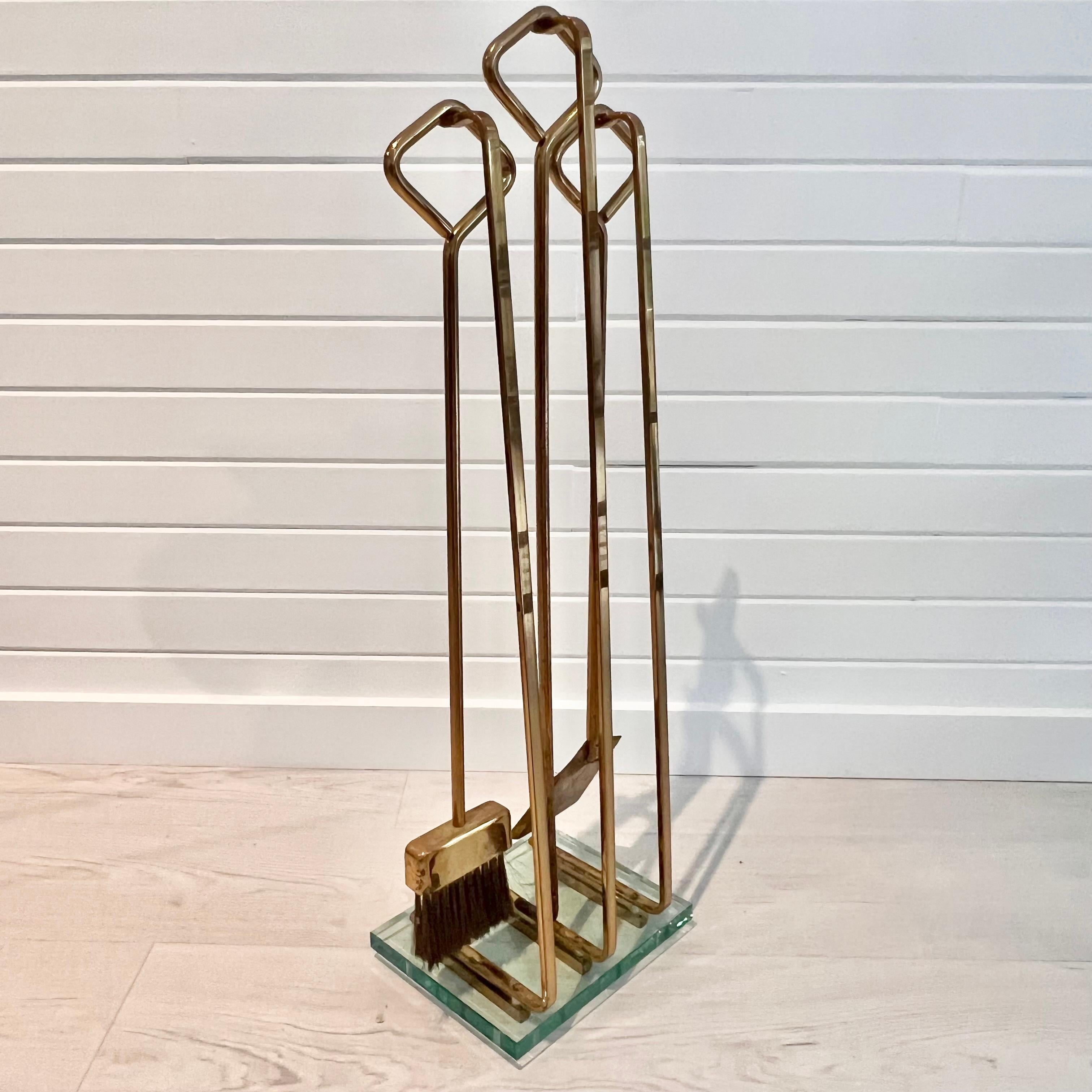 Mid-Century Modern Fontana Arte Brass and Glass Fireplace Set, 1970s Italy For Sale