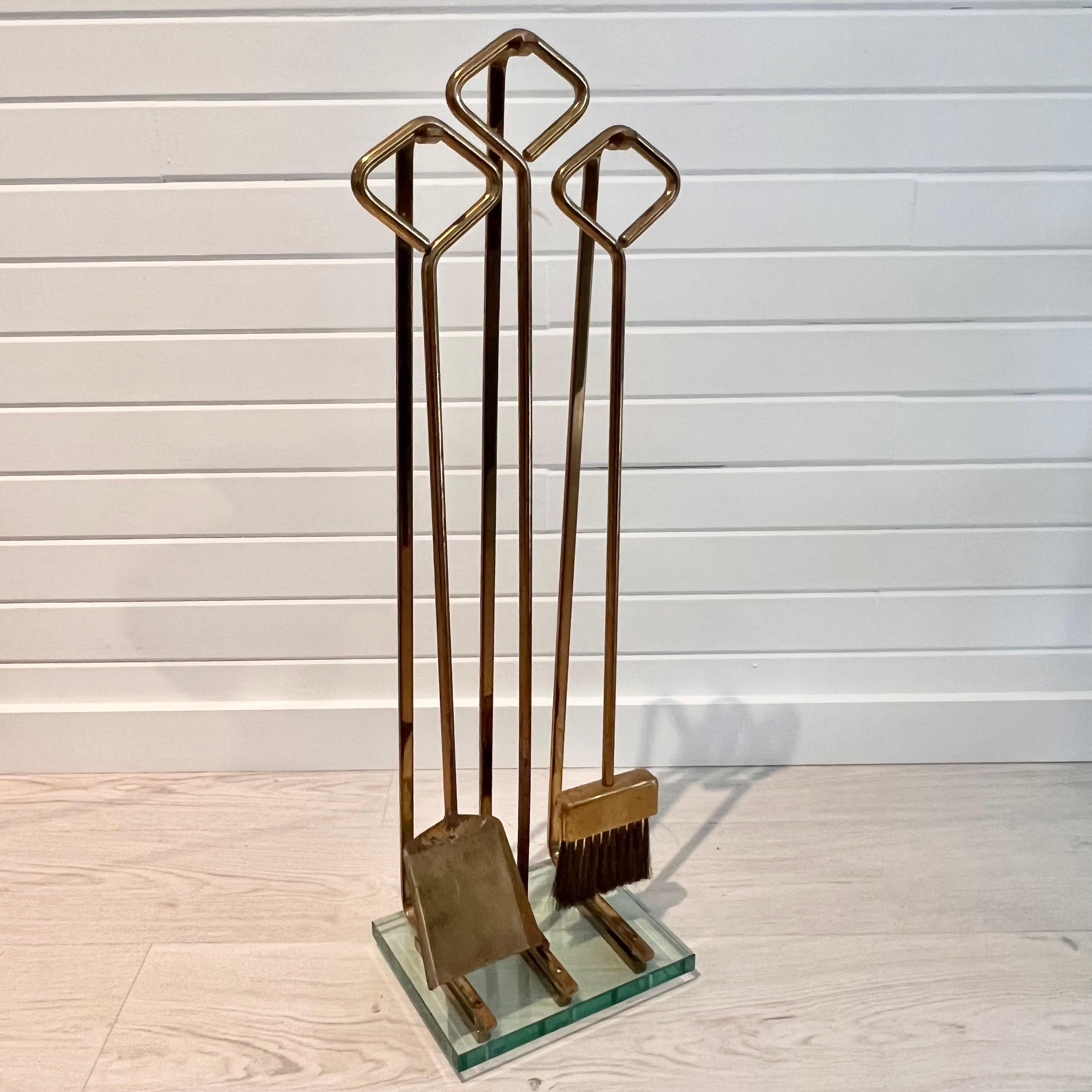 Late 20th Century Fontana Arte Brass and Glass Fireplace Set, 1970s Italy For Sale