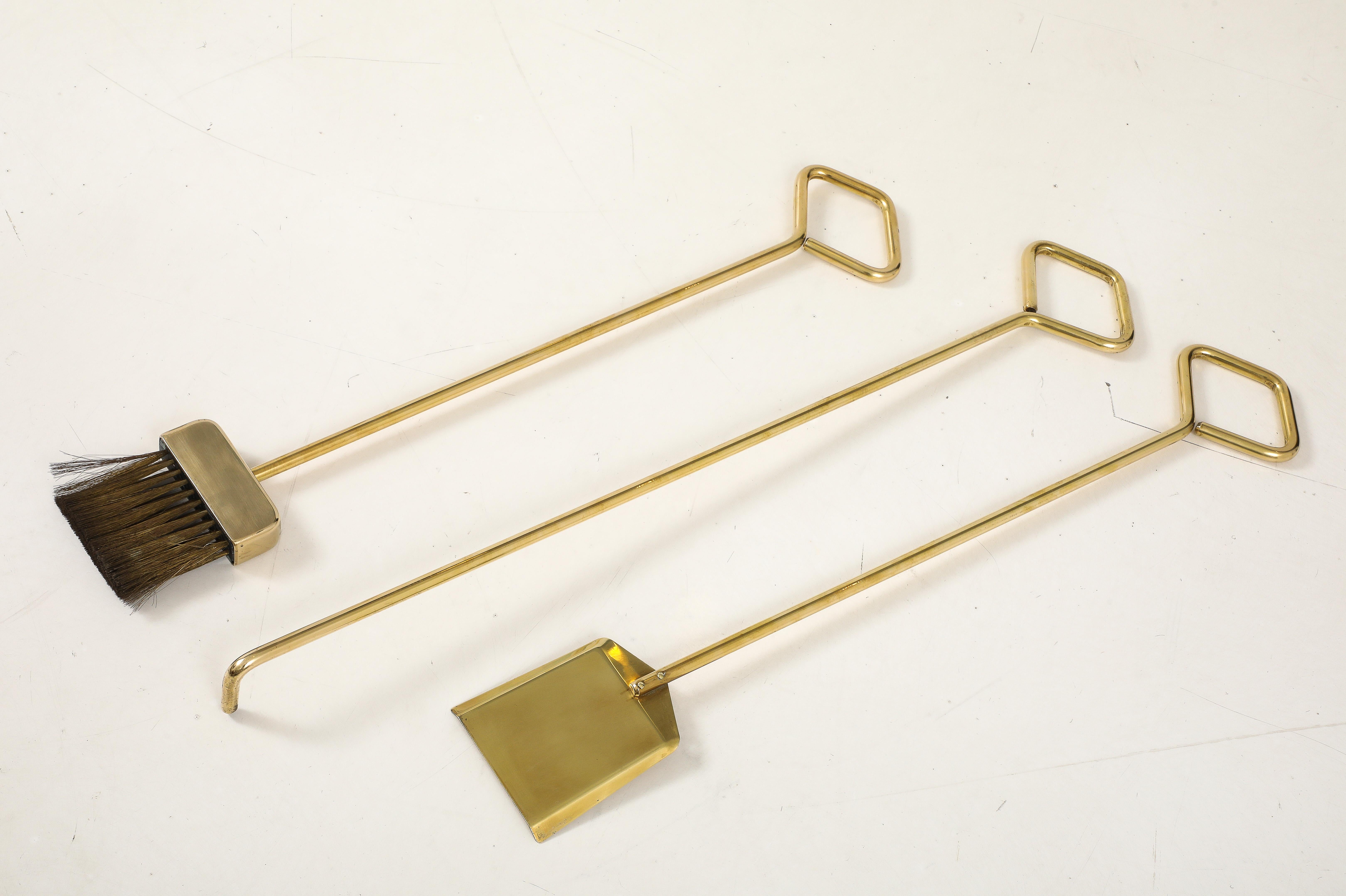 Modernistisches italienisches Kaminbesteck aus Messing und Glas von Fontana Arte im Zustand „Gut“ im Angebot in New York, NY