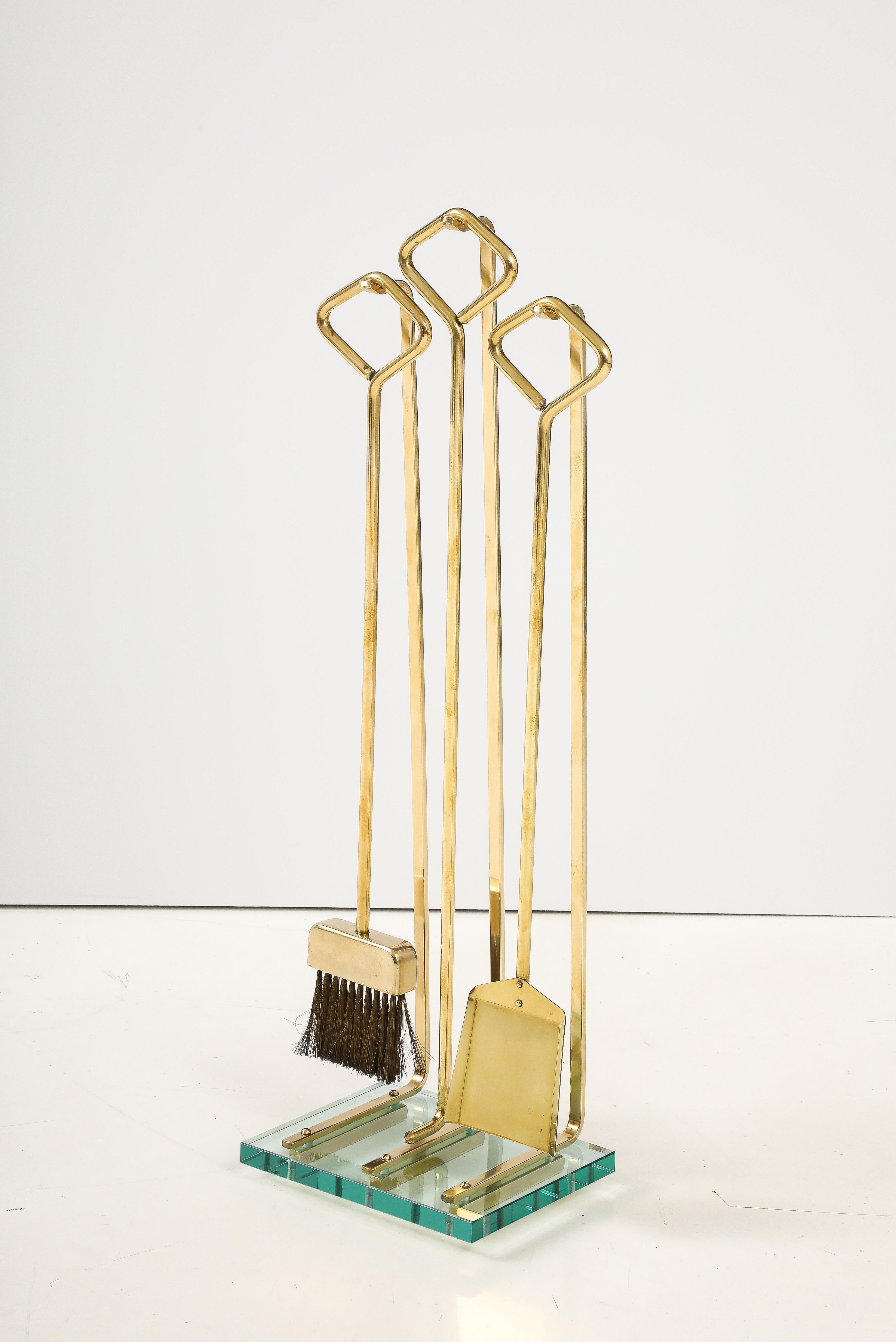 Modernistisches italienisches Kaminbesteck aus Messing und Glas von Fontana Arte im Angebot 2