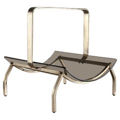 Stand pour porte-revues en laiton et verre fumé de Fontana Arte, années 1960, Italie