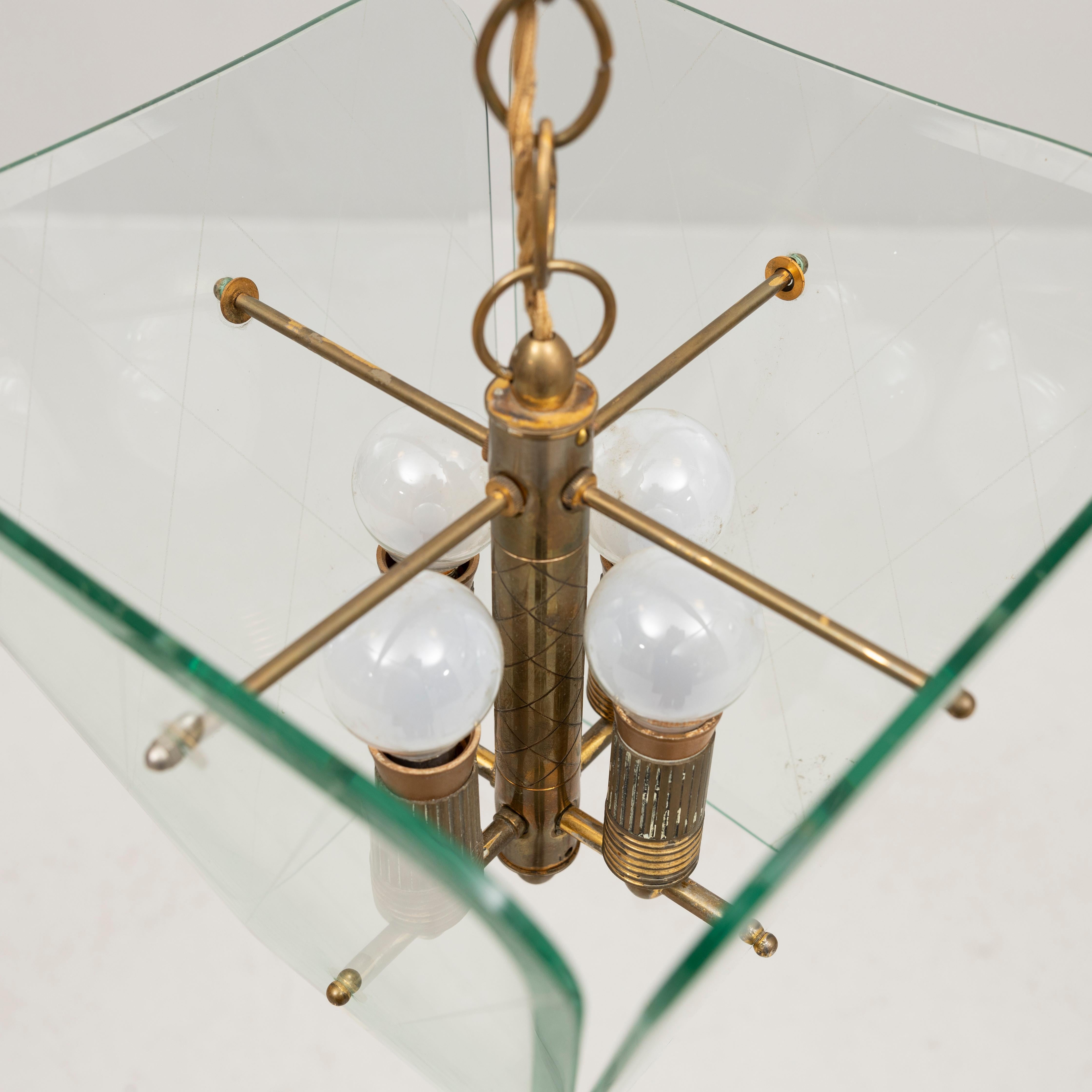 Mid-Century moderno Fontana Arte di Pietro Chiesa Pendente in vetro e ottone Italia 1940 in vendita