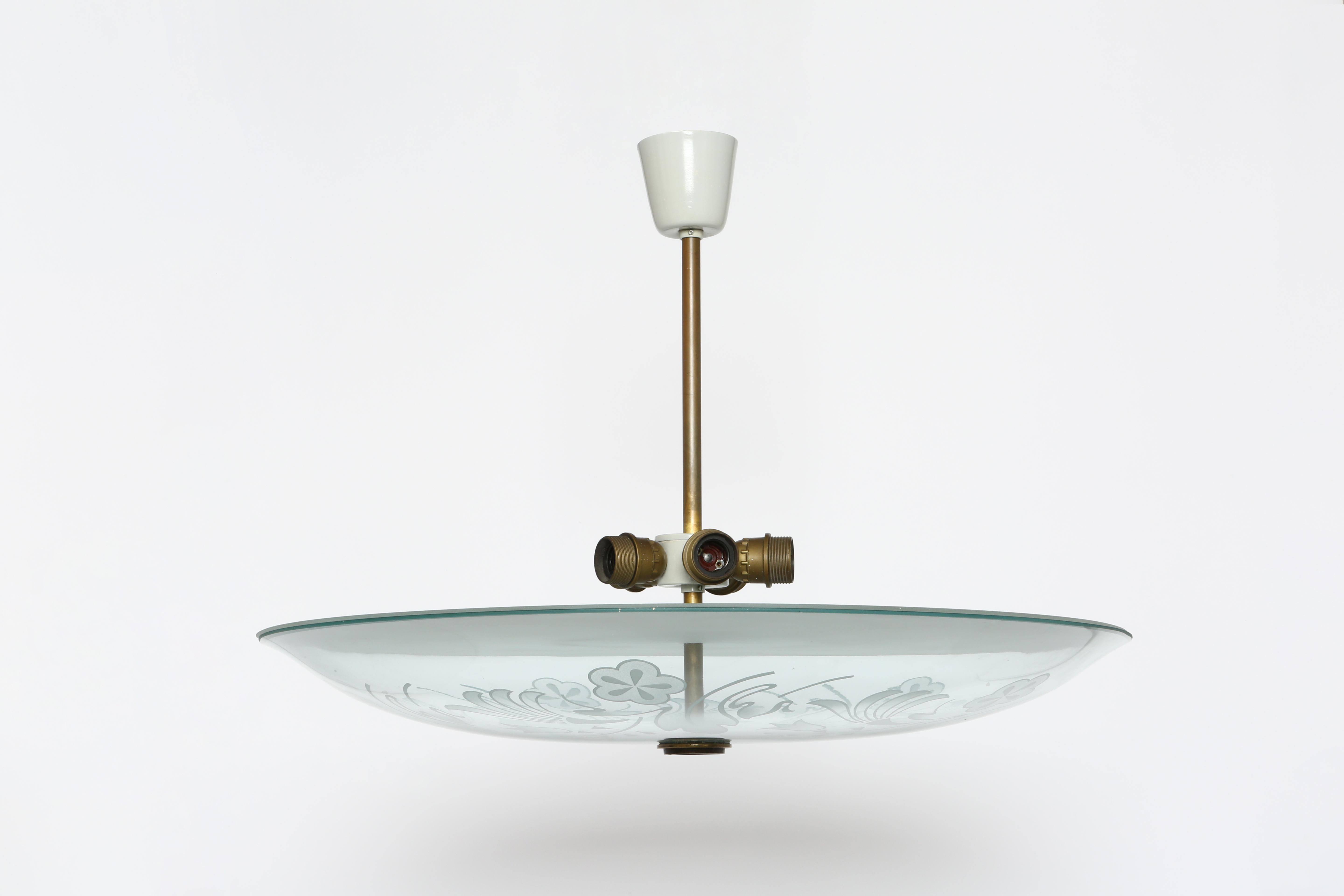 Buriné Plafonnier à suspension Fontana Arte by Pietro Chiesa, Italie circa 1940s en vente