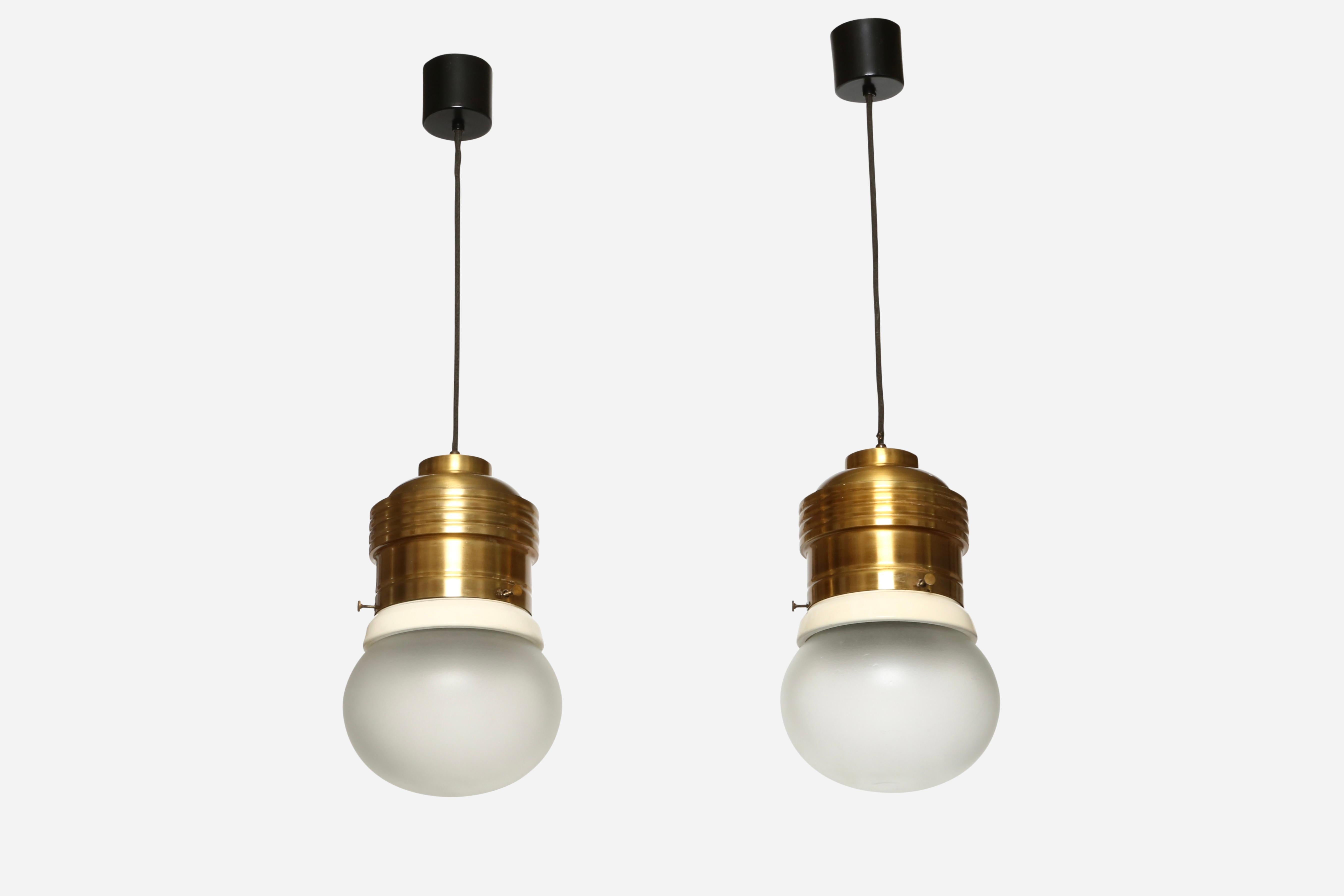 Mid-Century moderno Ciondoli da soffitto Fontana Arte Modello 2406, una coppia in vendita