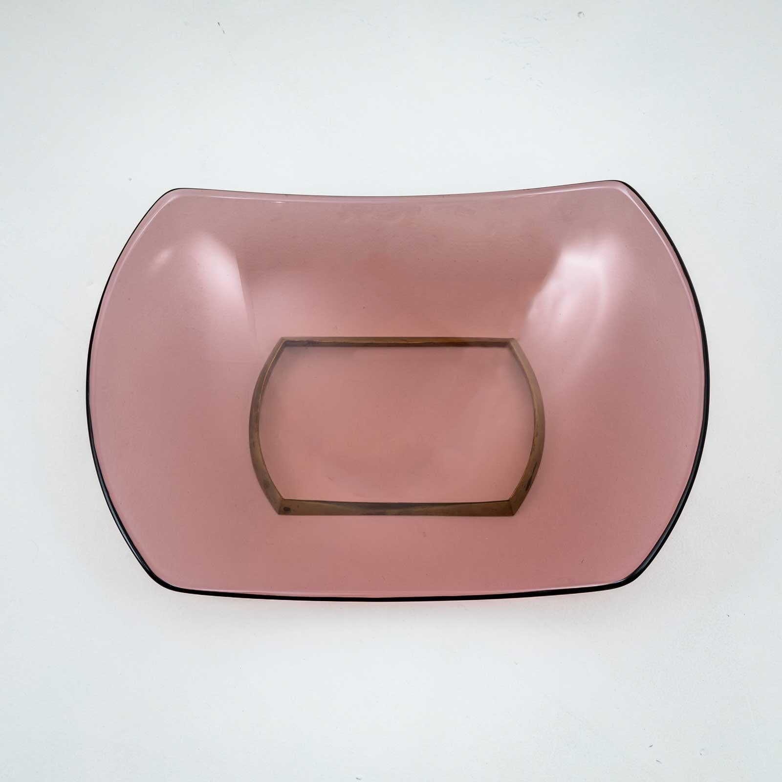 20th Century Fontana Arte Centerpiece in Rosé Glass and Brass, Italy, c. 1956 For Sale