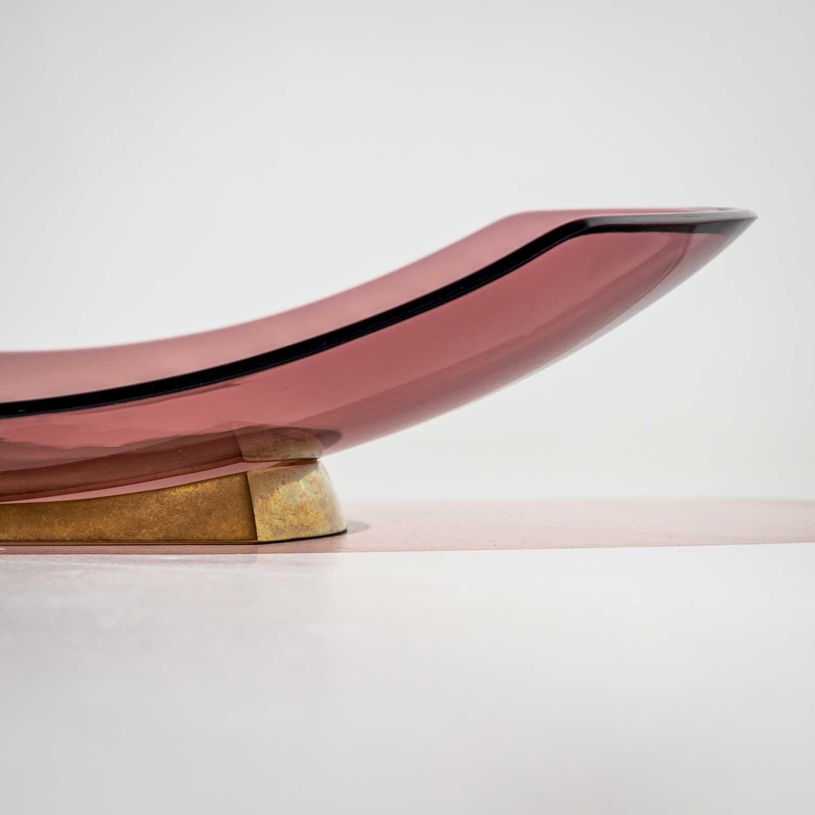 Fontana Arte Centerpiece in Rosé Glass and Brass, Italy, c. 1956 For Sale 4