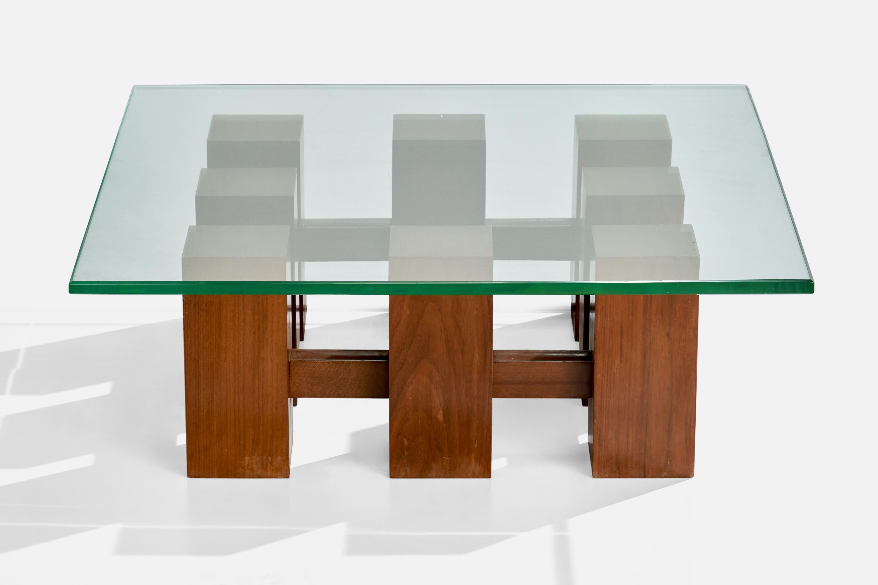 Mid-Century Modern Fontana Arte, Coffee Table, Walnut, Glass, Italy, 1960s For Sale