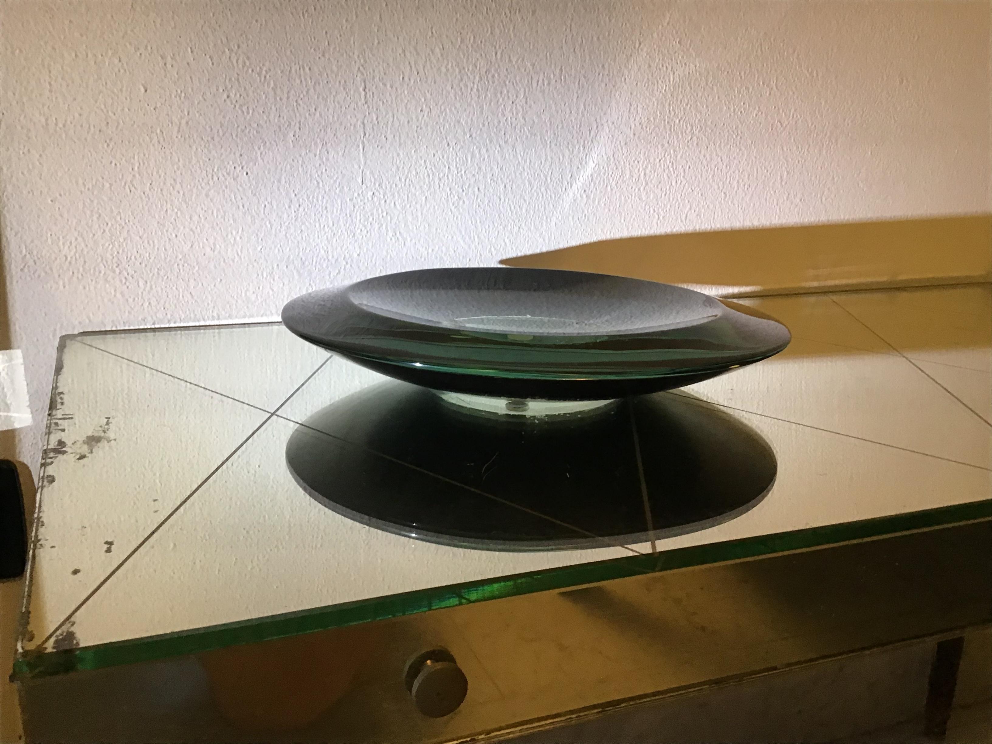 Fontana Arte Coppa Cristallo di grosso spessore, curvato, molato, 1959, Italia.