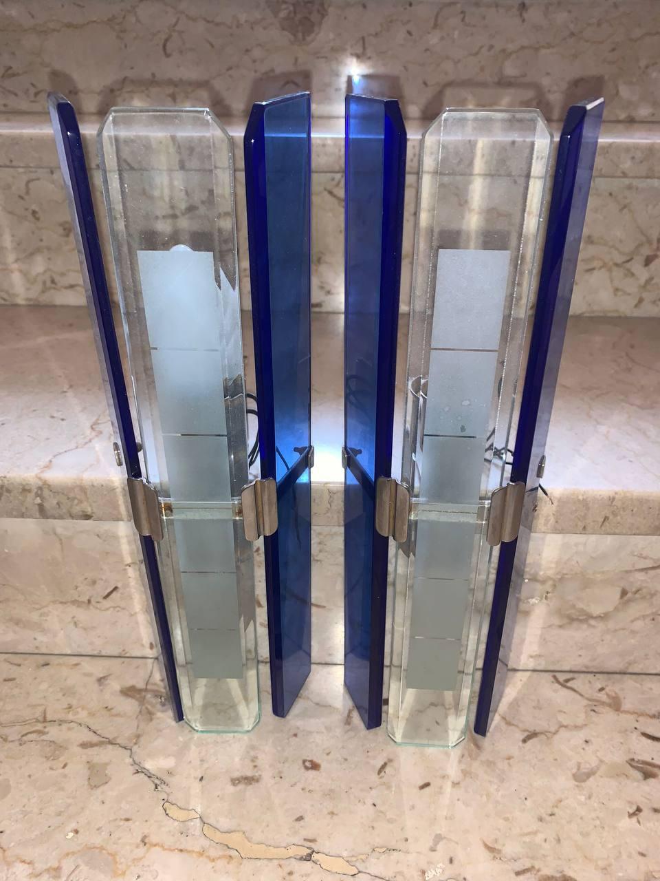 Fontana Arte Paar blau gefärbtes Glas  vintage-Design der 1960er Jahre (2 Lautsprecher). (Mattiert) im Angebot