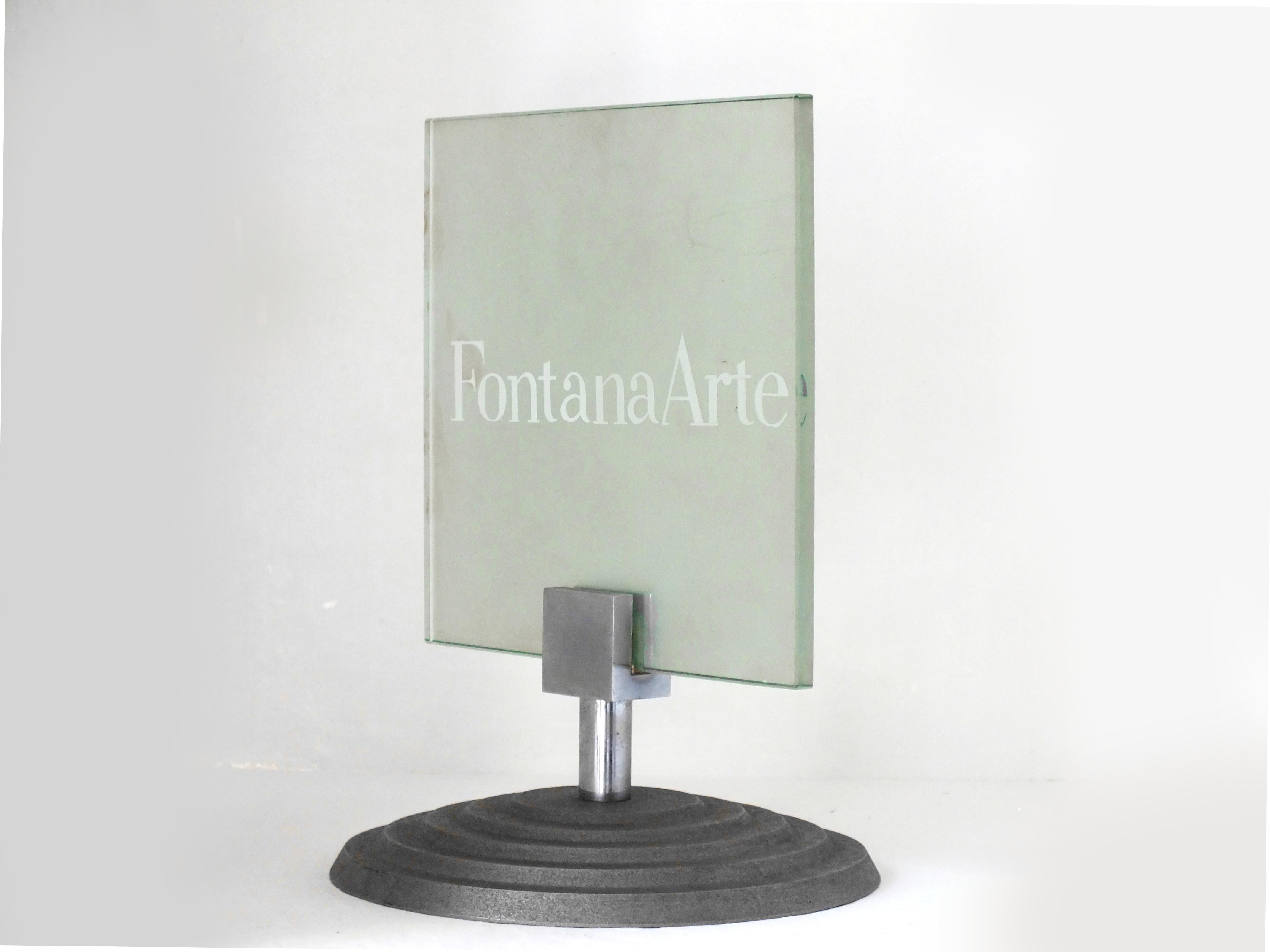 Fontana Arte diseño muy raro Grabado  carteles de mesa de cristal para galería años '80 Vidrio artístico en venta