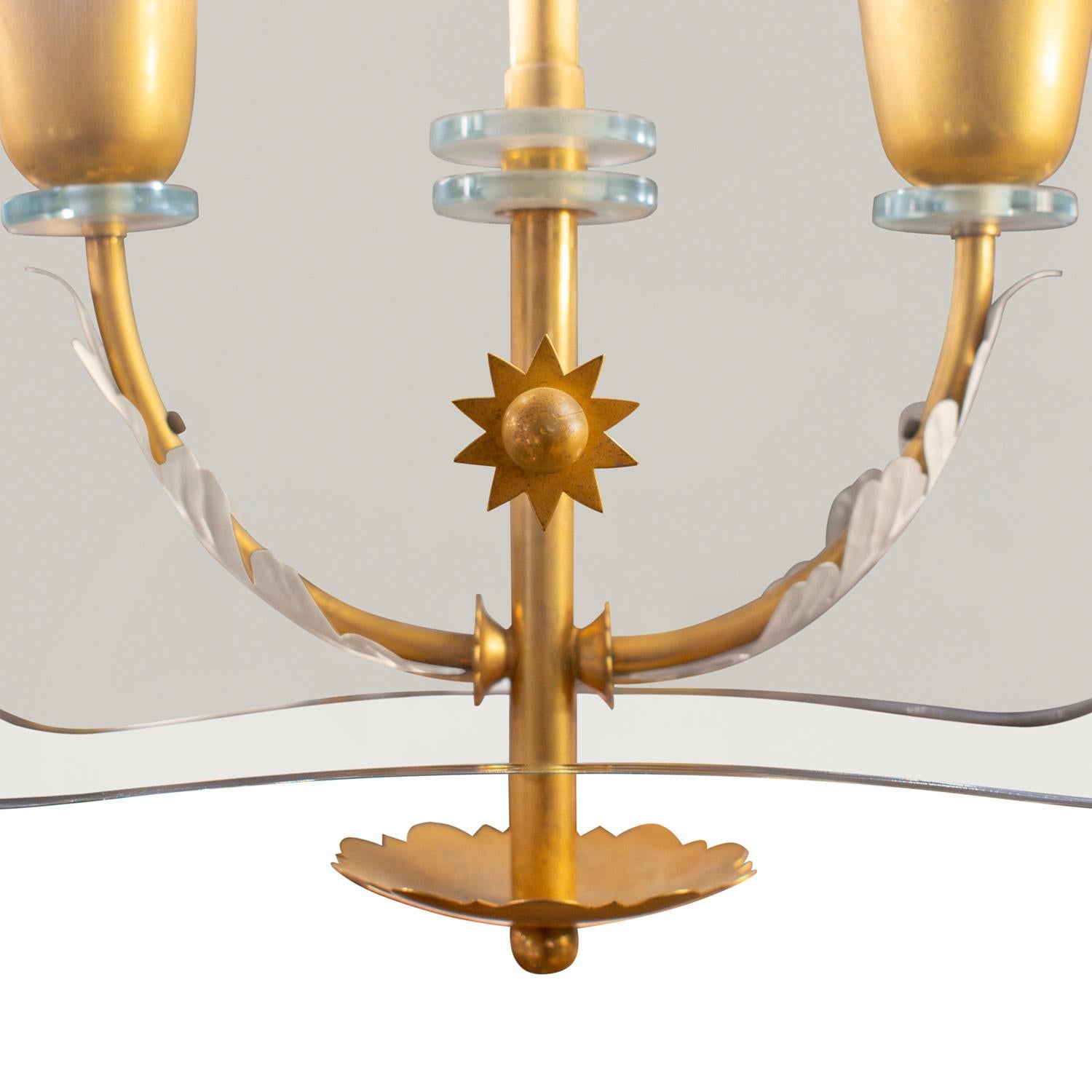 Italian Fontana Arte Elegant 4-Light Glass and Brass Chandelier 1940s For Sale