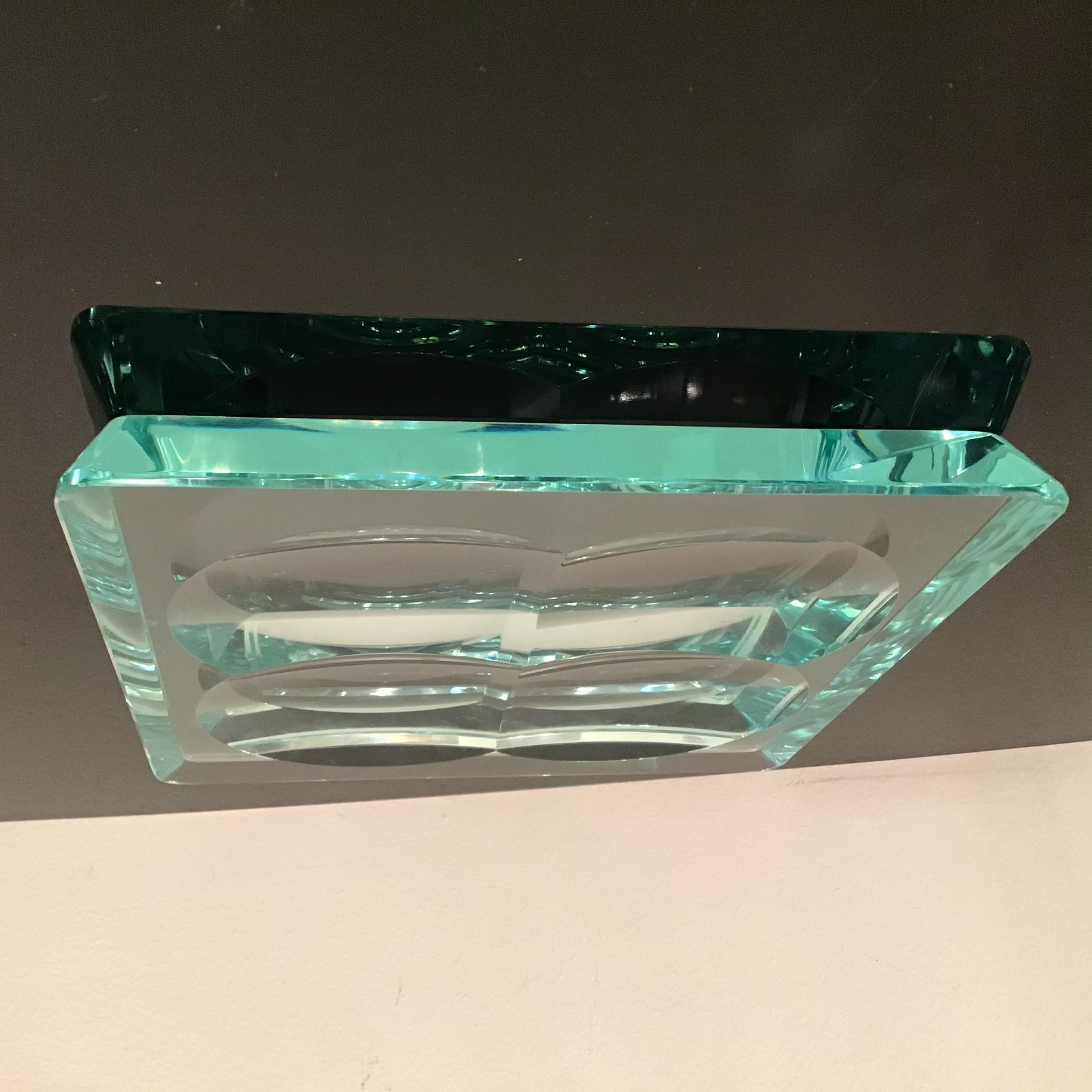 Fontana Arte tasca vuota.