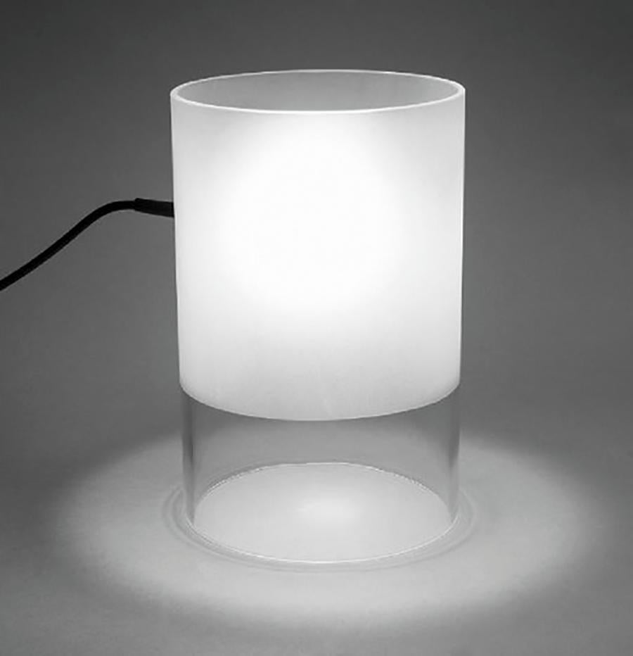 Rare table lamp Fatua designed by Guido Rosati for Fontana Arte in 1972. Curbed partially satinated glass.