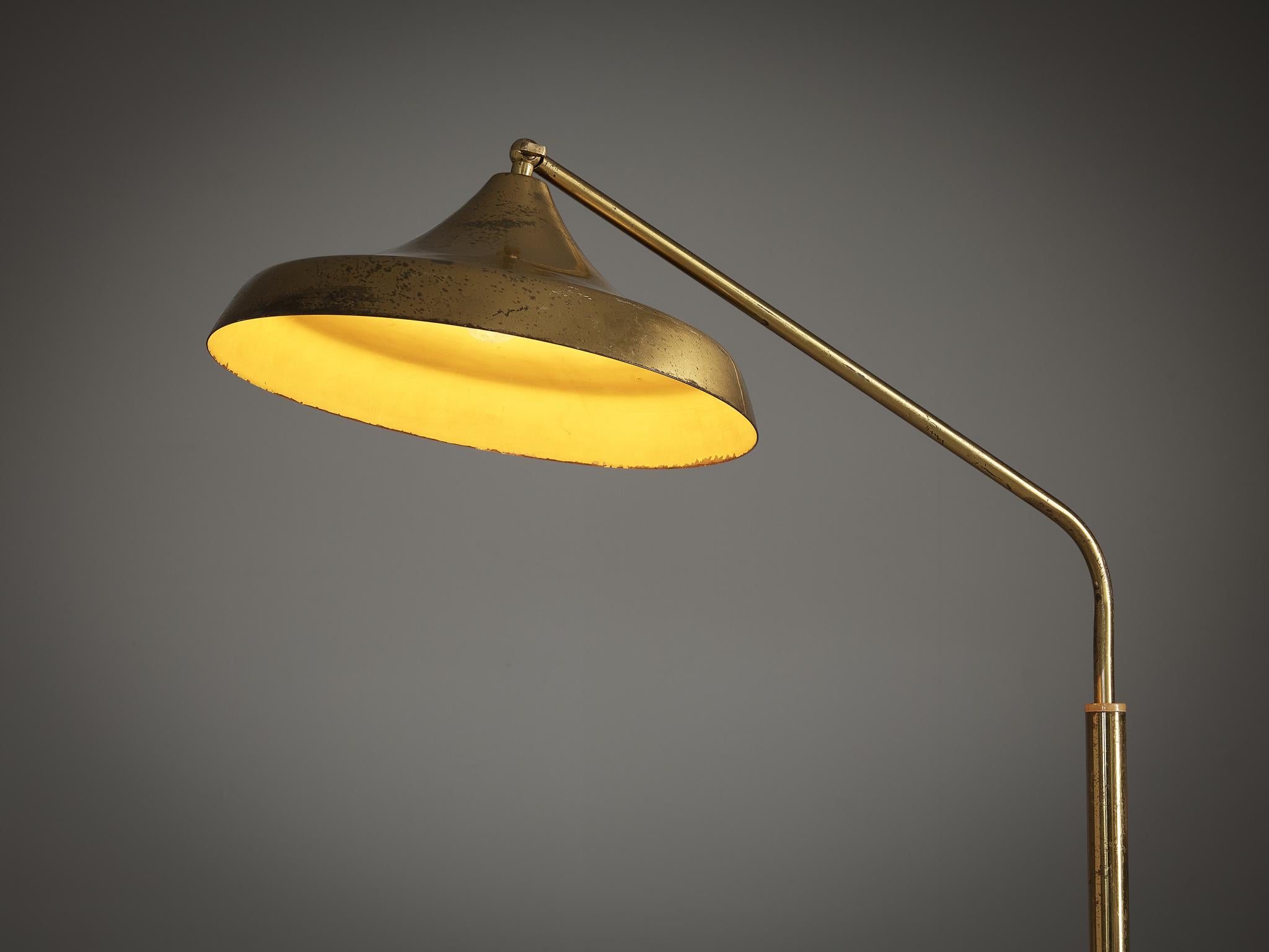 Mid-20th Century Fontana Arte Floor Lamp in Patinated Brass and Glass For Sale