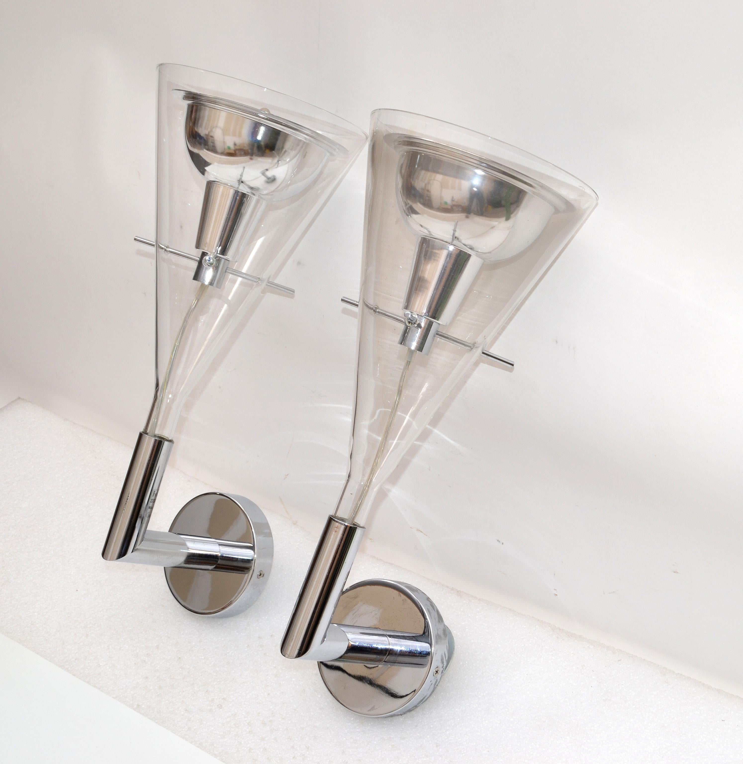 Pair Fontana Arte Flute Glass & Chrome Wall Sconces by Arredo Naskaloris Italy In Good Condition For Sale In Miami, FL