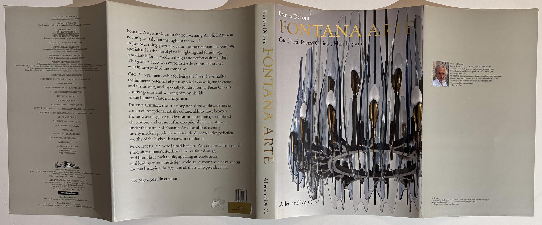 Monographie grand format, richement produite, sur la célèbre société italienne de design Fontana Arte, fondée en 1932 par Lucio Fontana et Gio Ponti. L'exposition présente des luminaires, des meubles et des accessoires des maîtres modernistes Ponti,