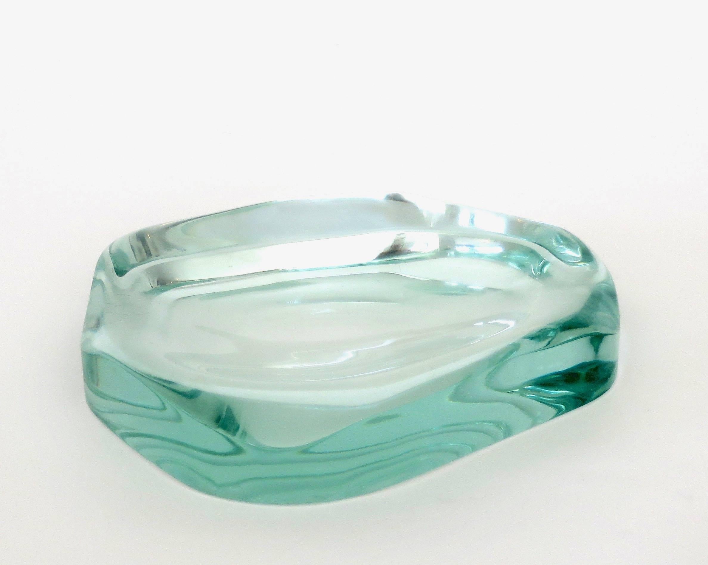 Round sculpted edge pale blue glass dish designed by Max Ingrand for Fontana Arte, circa 1960. Rare collectable crystal bowl, dish, candy dish or vide poche with wavy edges by Italian master designer Max Ingrand for Fontana Arte.