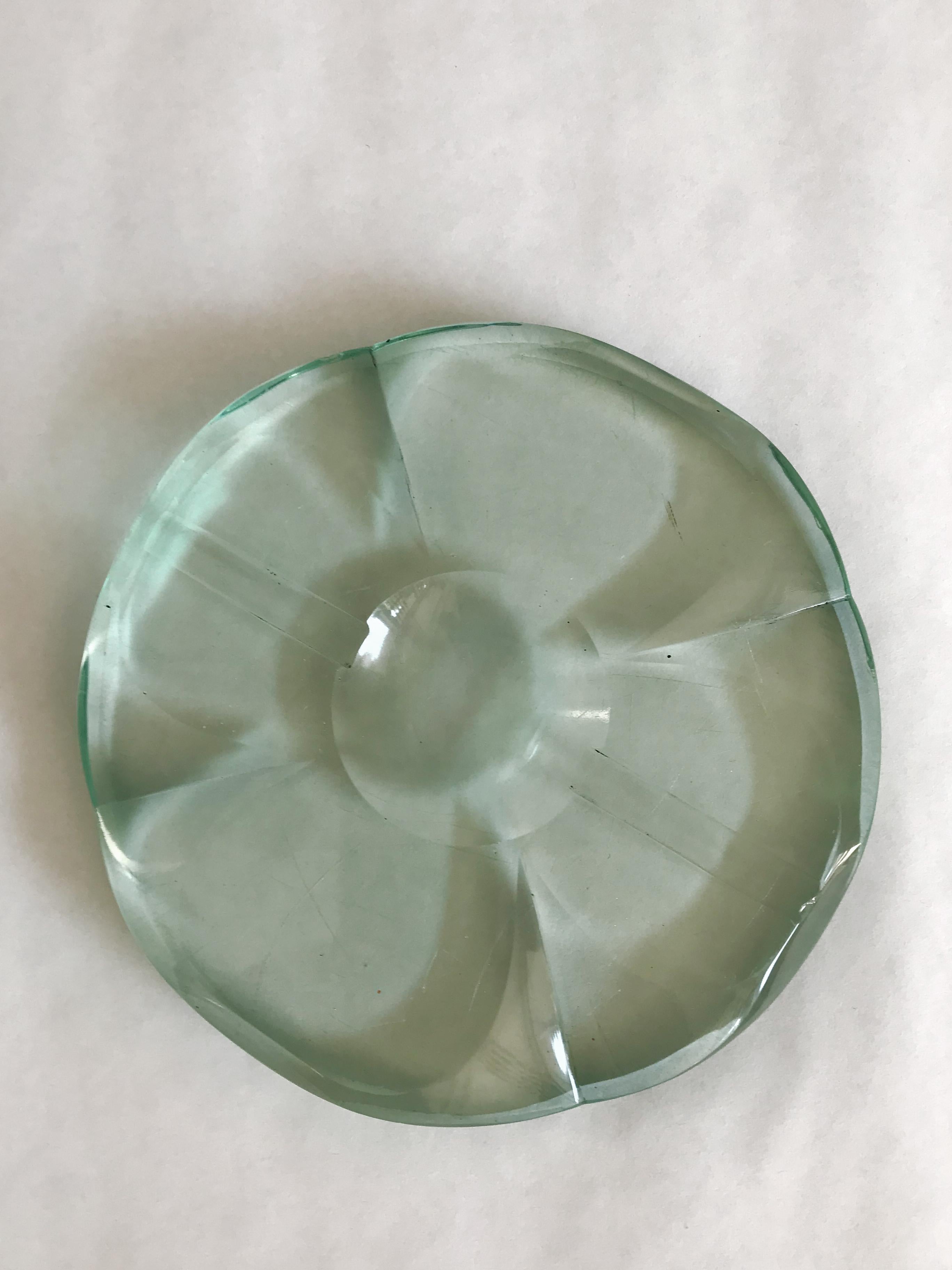 Fontana Arte Italian Mid-Century Modern Crystal Ashtray or Centrepiece, 1950s In Good Condition For Sale In Reggio Emilia, IT