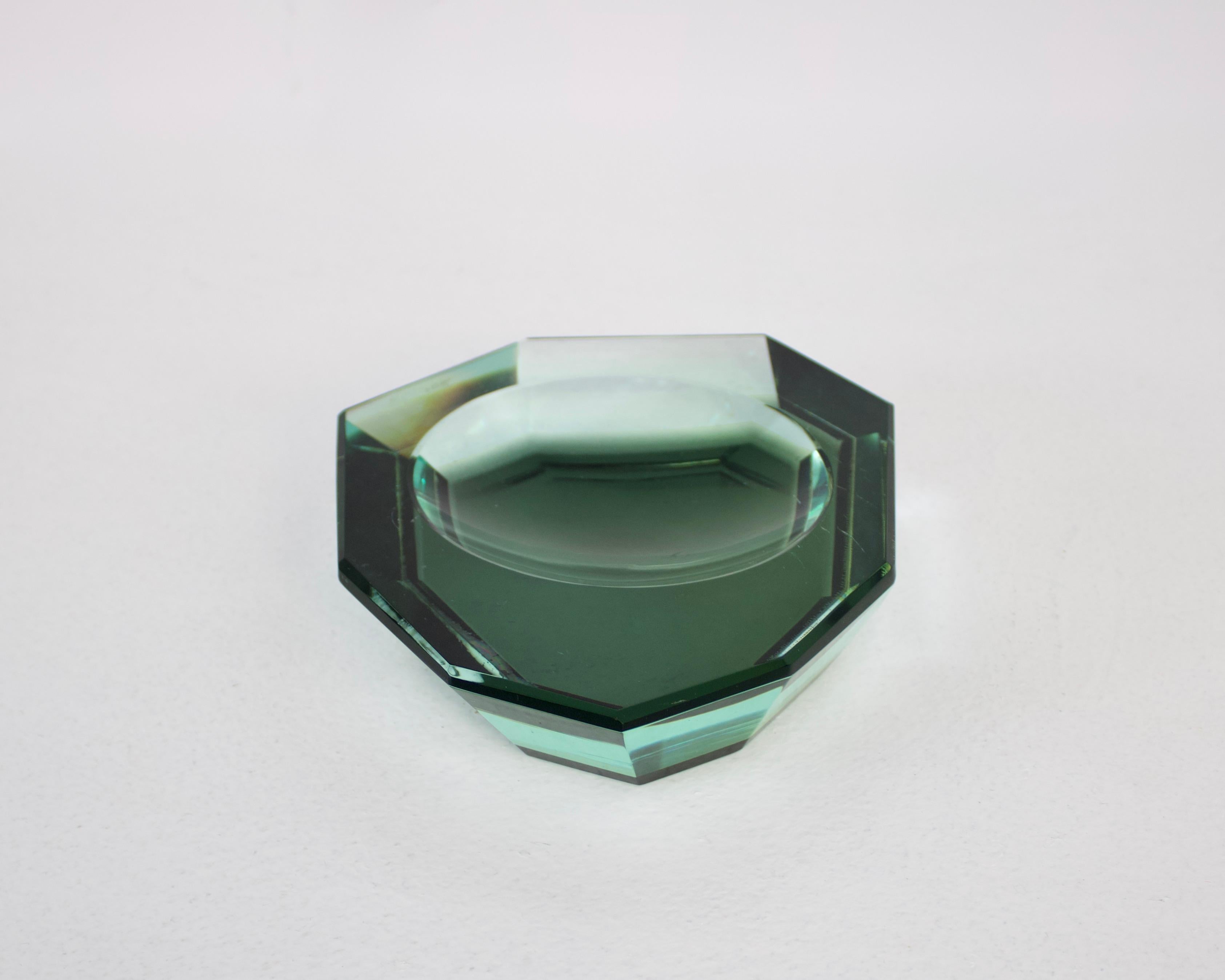 Mid-20th Century Max Ingrand for Fontana Arte Italian Nine Facets Glass Dish, circa 1950 For Sale