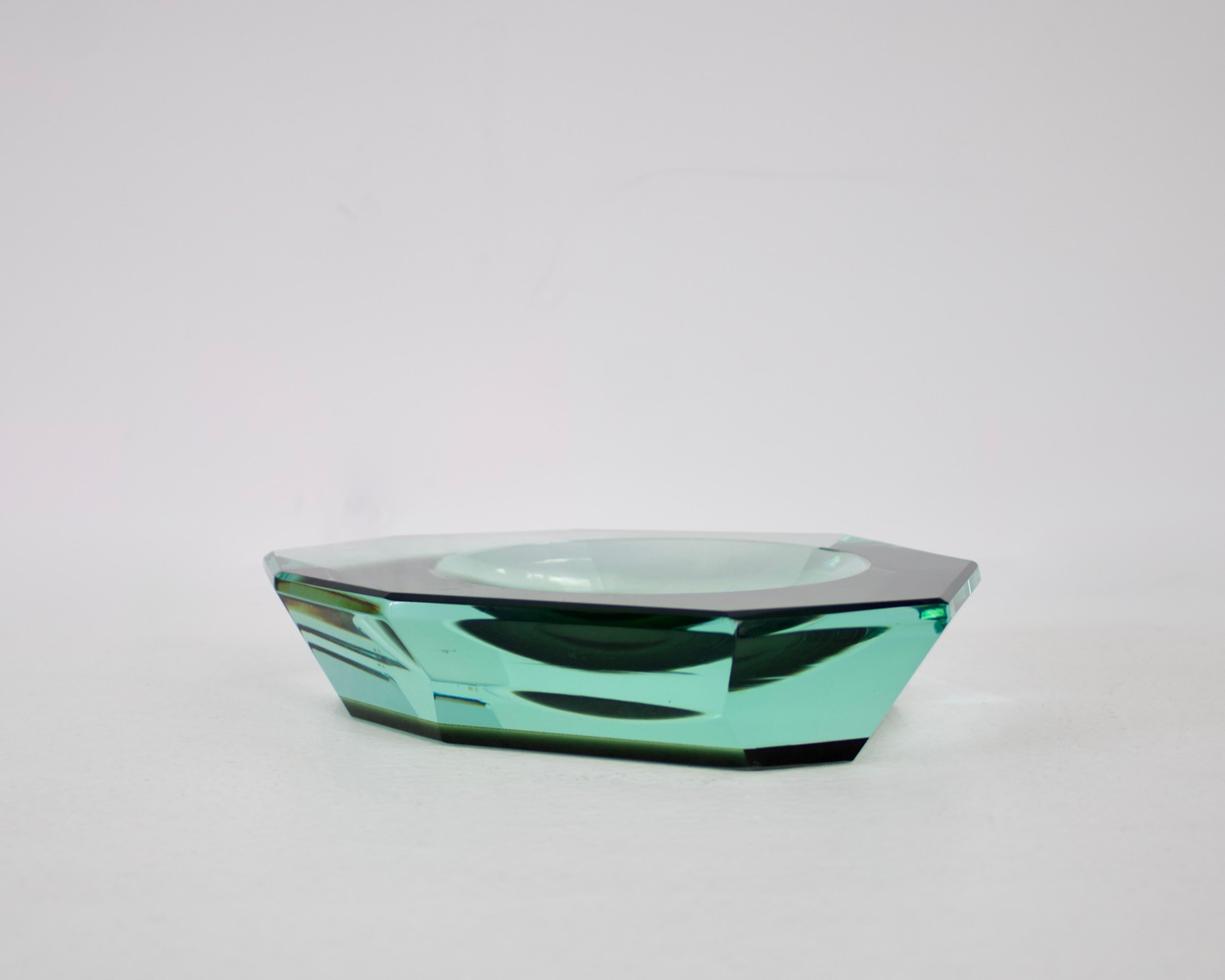 Max Ingrand for Fontana Arte Italian Nine Facets Glass Dish, circa 1950 For Sale 3