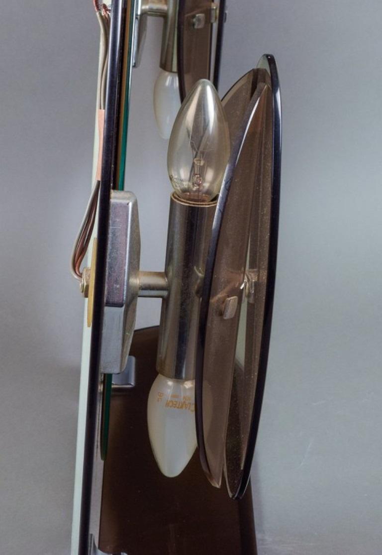 Fontana Arte, Italia. Gran espejo de pared con marco de color ahumado. 1980s. Espejo en venta