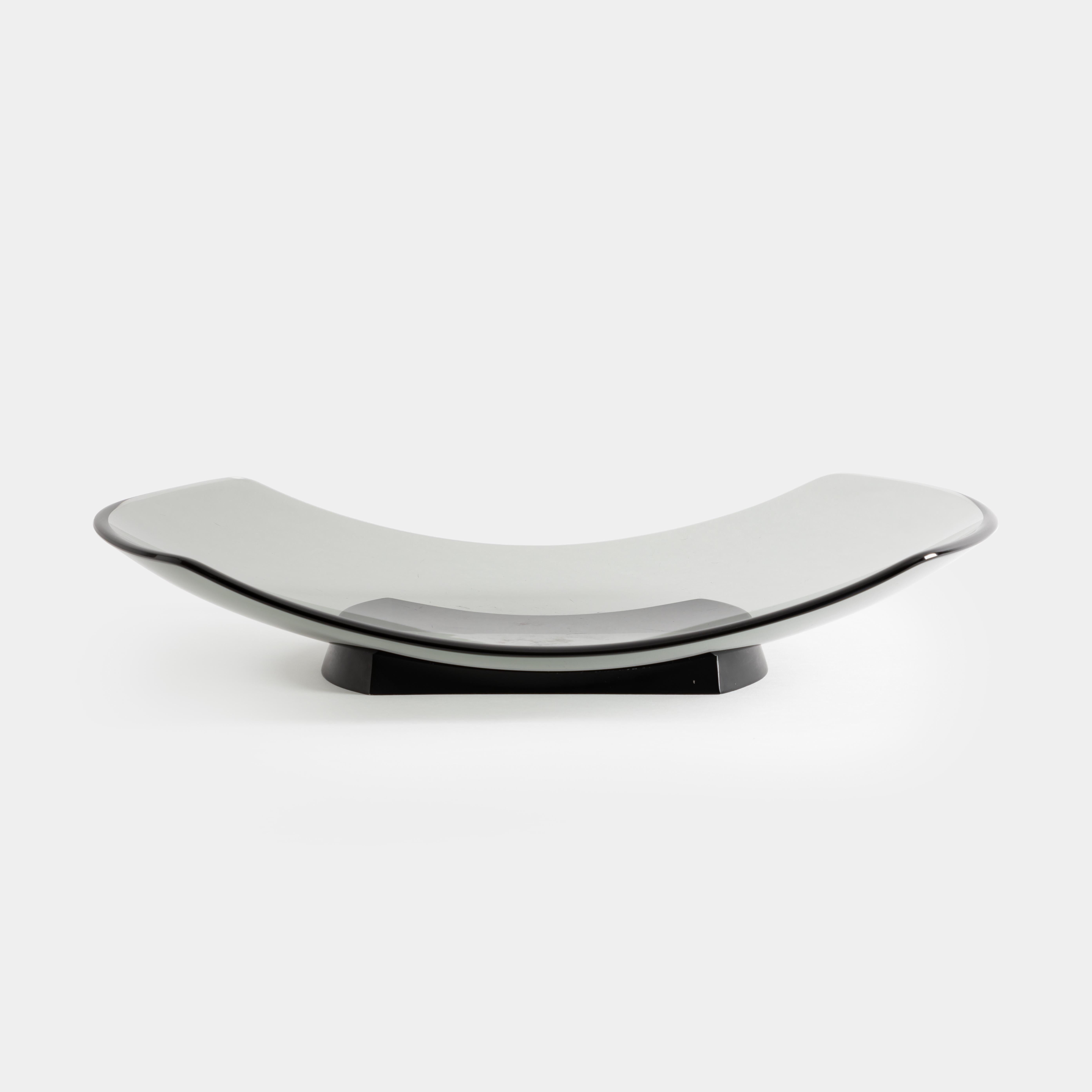 Grand plat ou centre de table en verre gris Fontana Arte, modèle 1419 Bon état - En vente à New York, NY