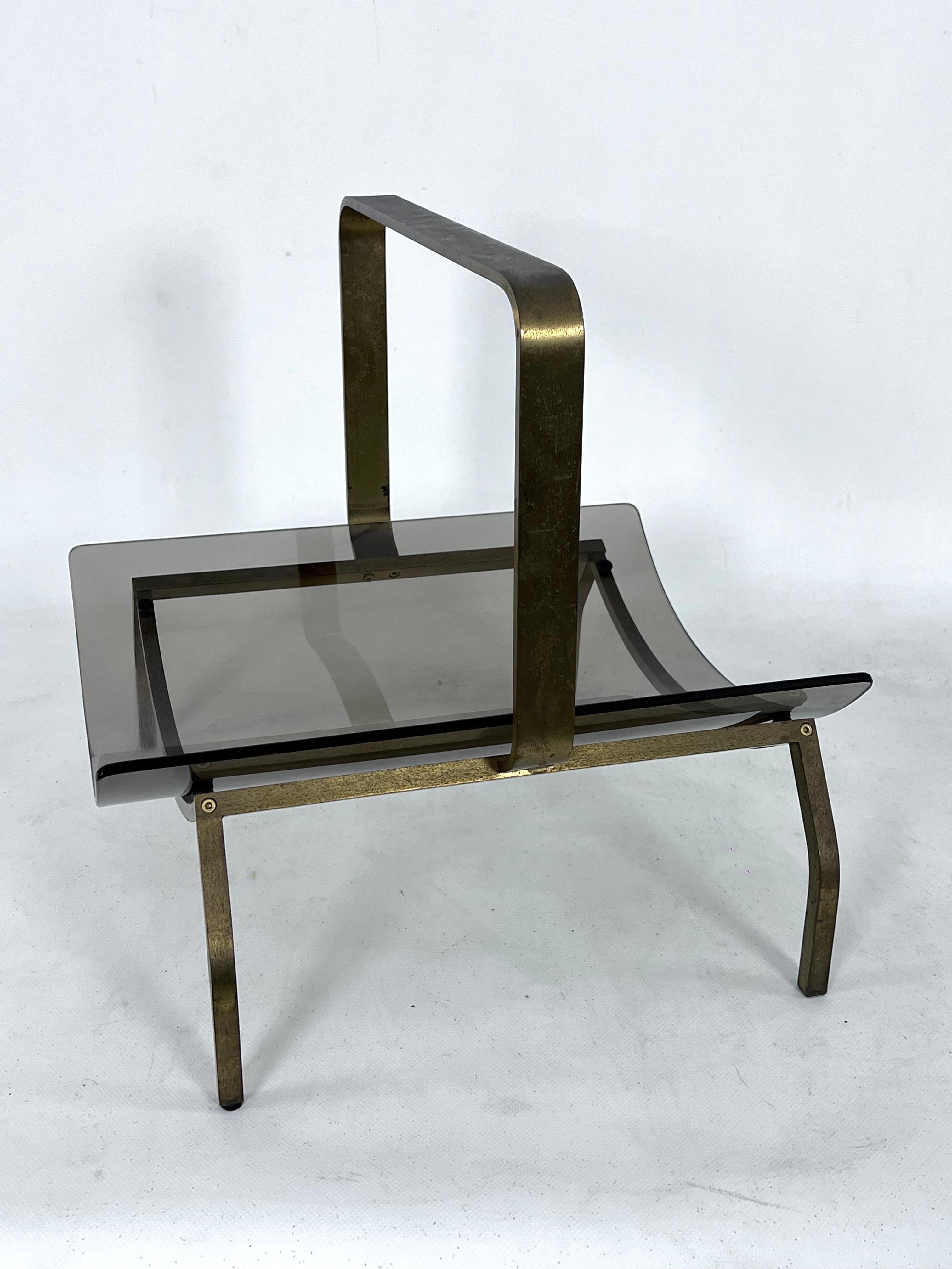 Mid-20th Century Fontana Arte, Mid-Century brass and curved glass magazine holder. Italy 1960s For Sale