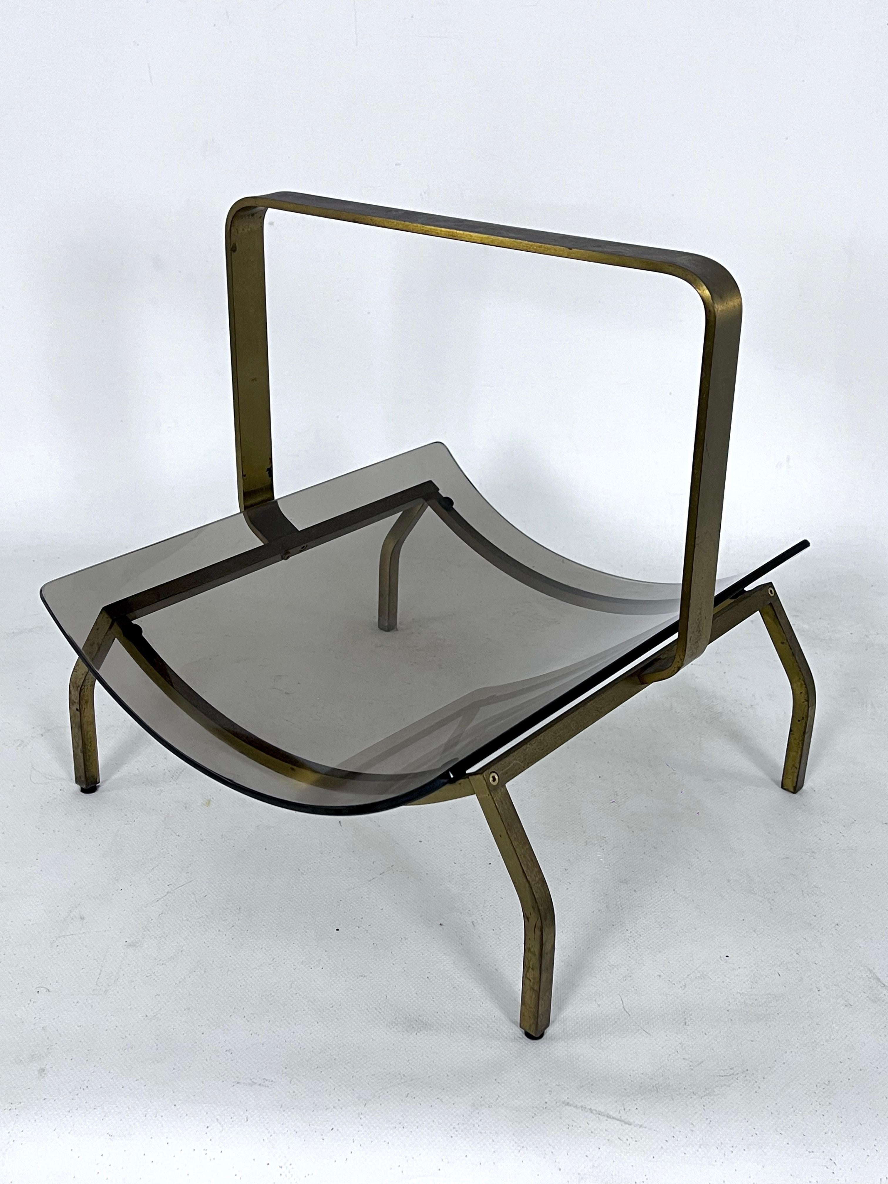 Brass Fontana Arte, Mid-Century brass and curved glass magazine holder. Italy 1960s For Sale